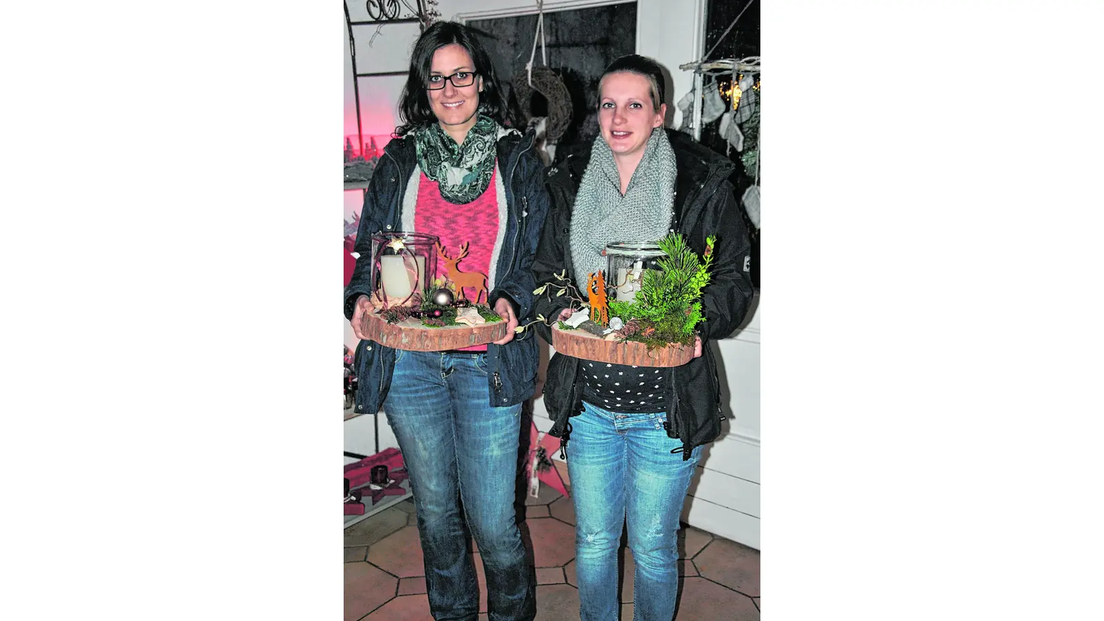 Landfrauen basteln Gestecke (Foto: jb)