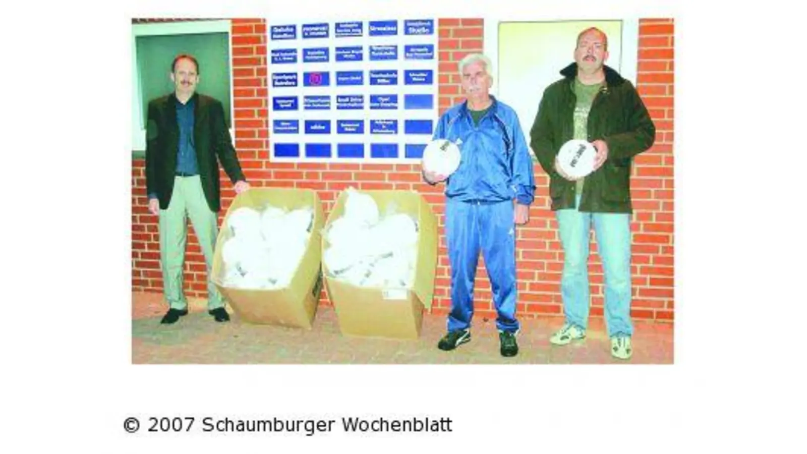 Förderverein spendiert Trainingsbälle (Foto: pd)