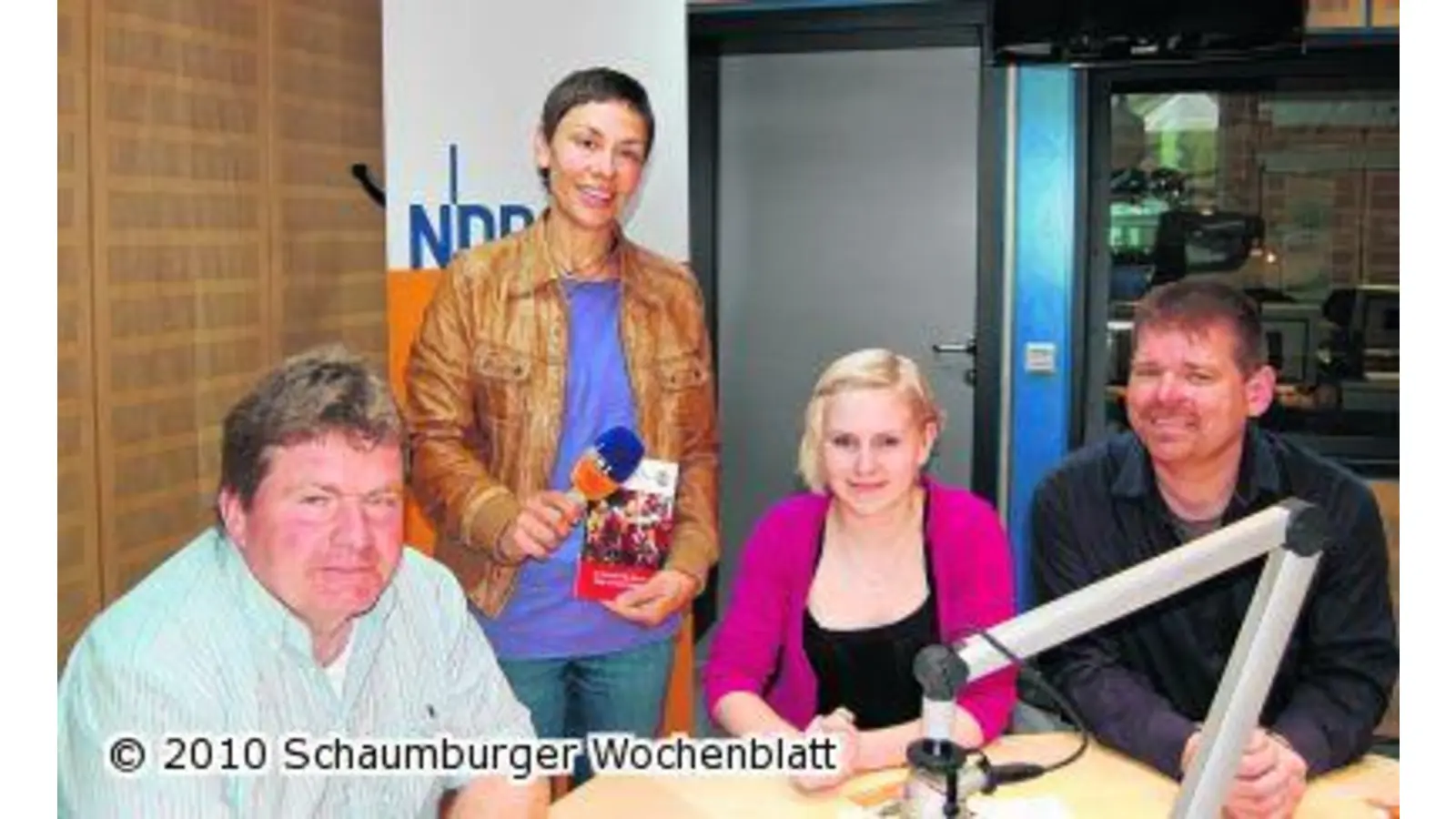 Blauröcke zu Gast beim Radio (Foto: red)