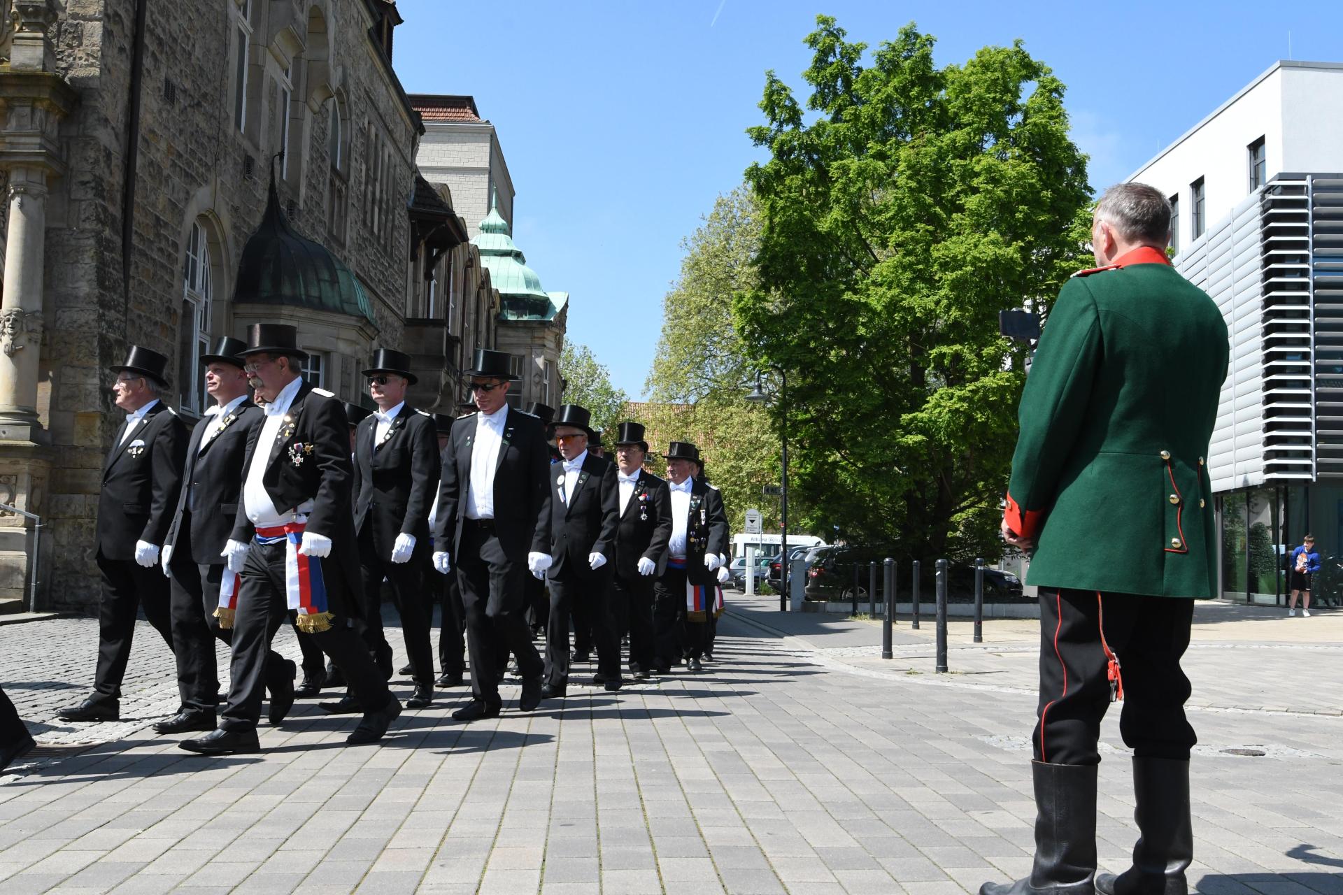 Die Stadt Bückeburg empfängt zum 300sten Geburtstag von Graf Wilhelm zu Schaumburg-Lippe ihren „Landesherren” mir einer großen Aktion in der Innenstadt. (Foto: nd)