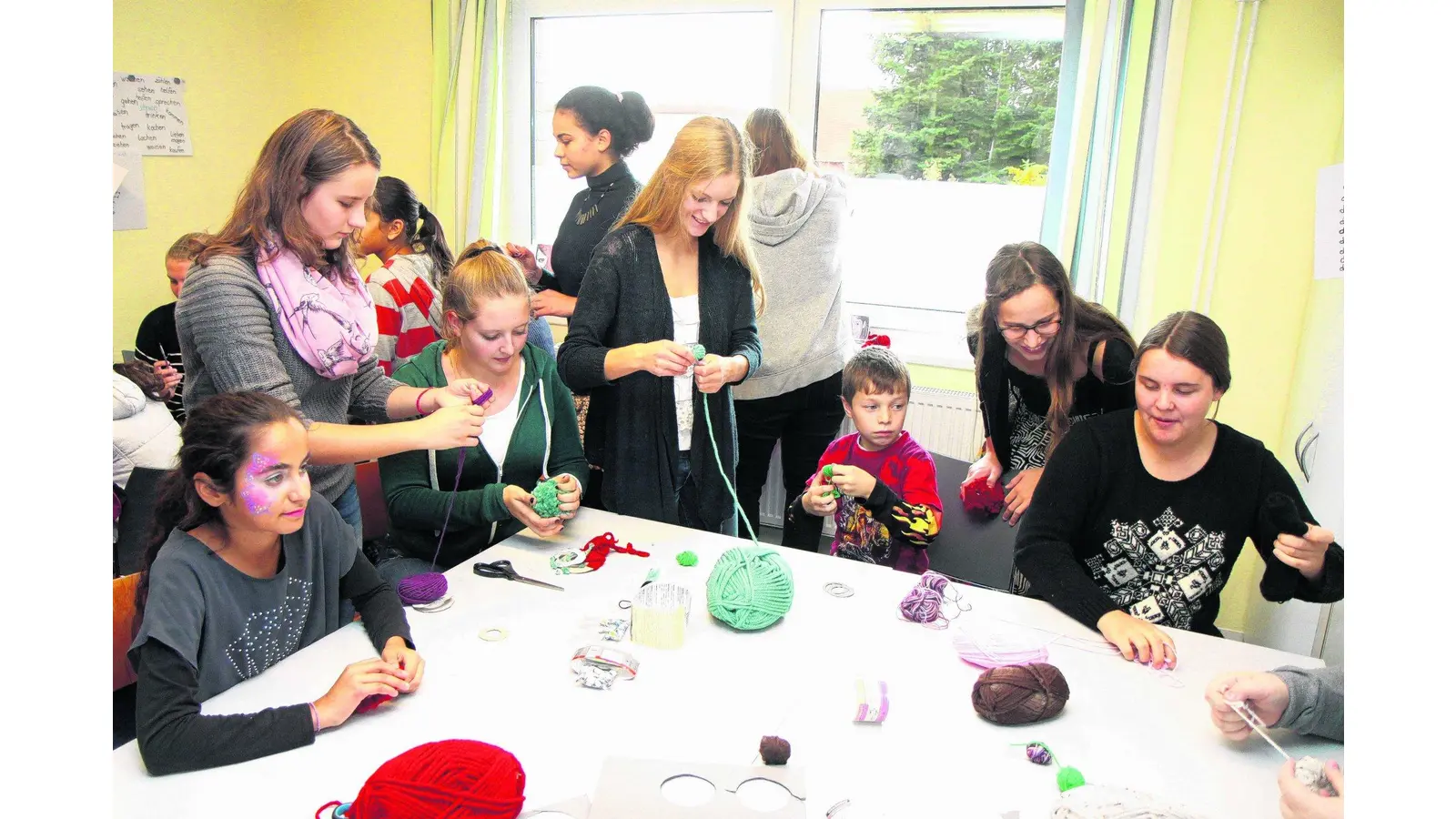Erste Kontakte knüpfen bei Kaffee und Kuchen (Foto: red)