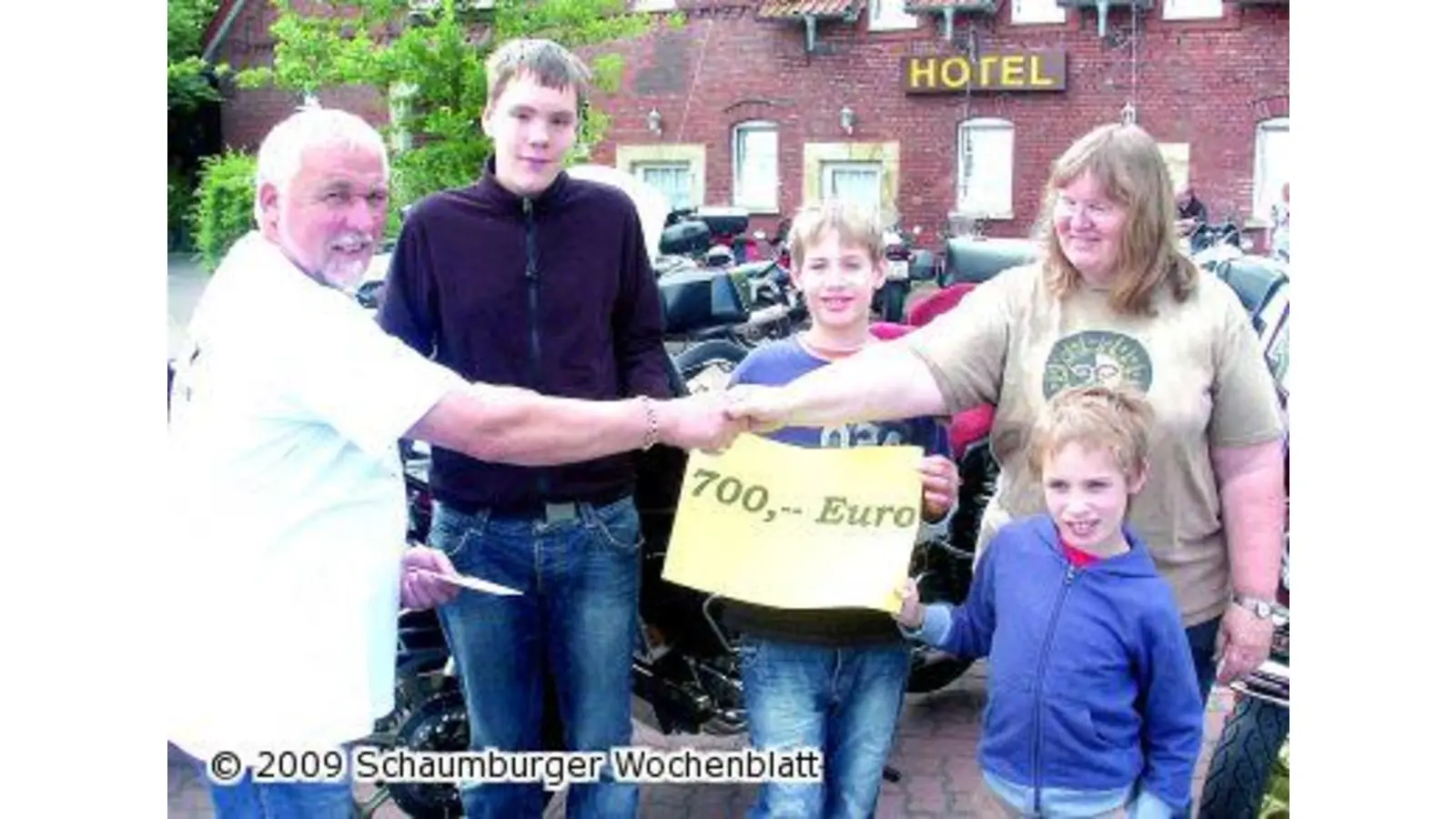 Kawasaki-Freunde spenden 700 Euro (Foto: pp)