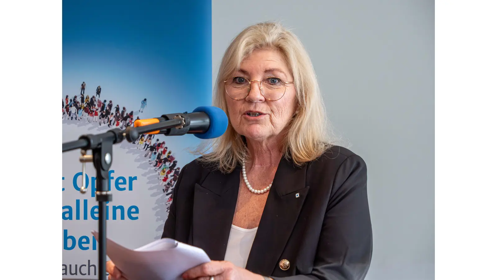 Die neue Vorsitzende der Schaumburger Außenstelle des Weißen Rings Petra Bergmann bei ihrer Amtsinführung (Foto: wk)