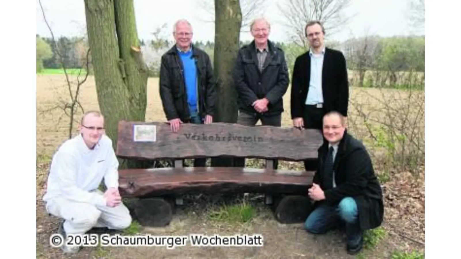 Heimisches Unternehmen macht Bänke wetterfest (Foto: bb)
