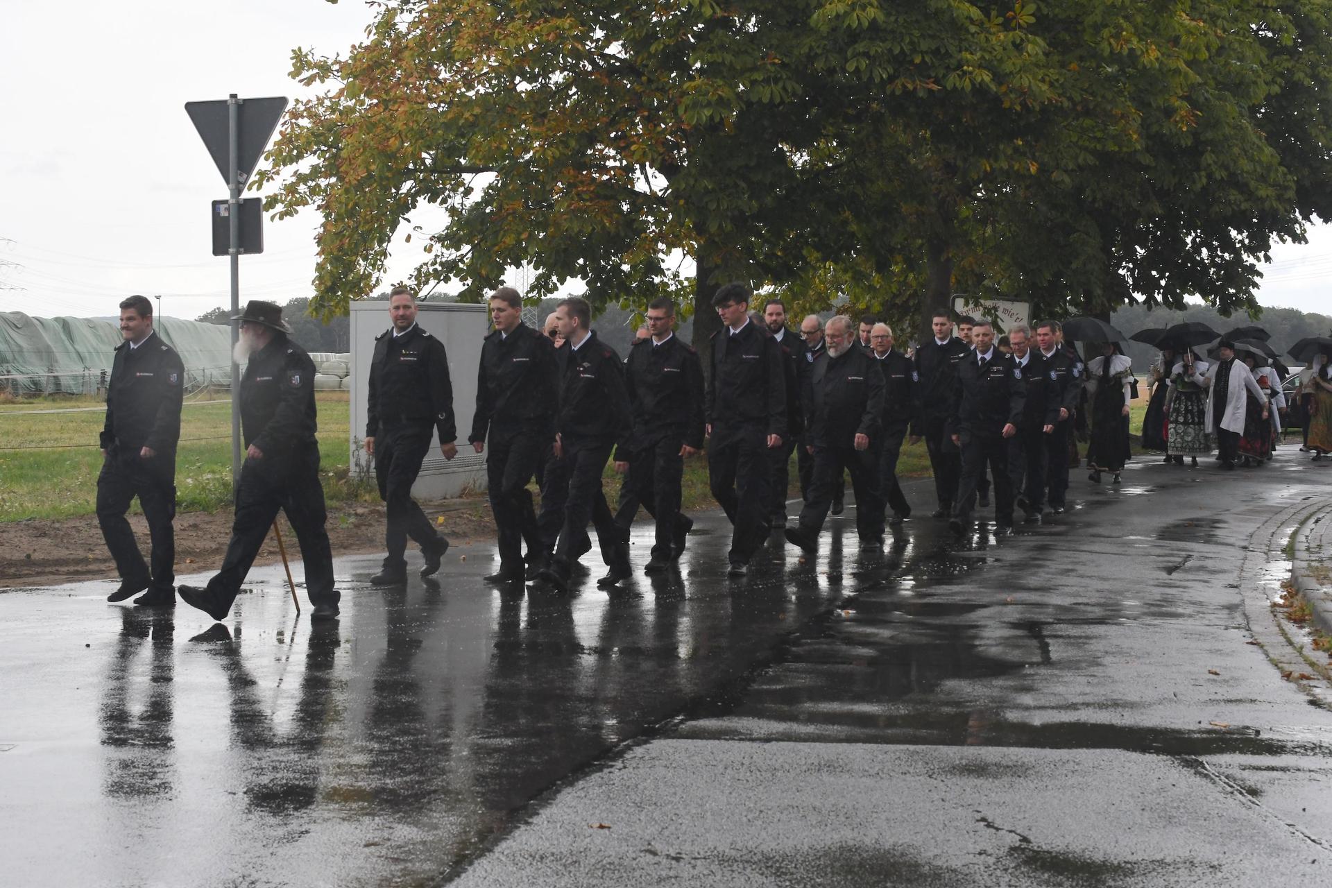 100 Jahre Feuerwehr Lindhorst. (Foto: NADINE DRESSLER)
