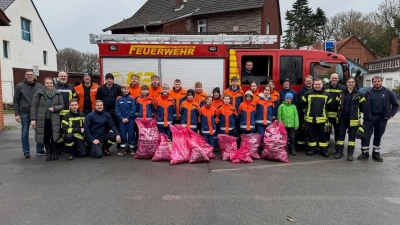 Haben viel Müll gesammelt: Die Teilnehmer der Aktion. (Foto: privat)