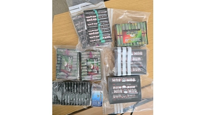 Die Polizei warnt vor den Gefahren des unsachgemäßen Umgangs mit Pyrotechnik. Hier die sichergestellte Pyrotechnik. (Foto: Polizei)