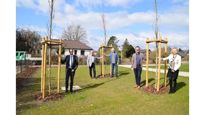 (v.l.n.r.): Markus Meyer, VB Hameln-Stadthagen, Axel Rinne, Bernd Hellmann, Bethel-Stiftung, Tobias Kranz, Gaby Hansel, VB-Stiftung „Wir”. (Foto: ab)