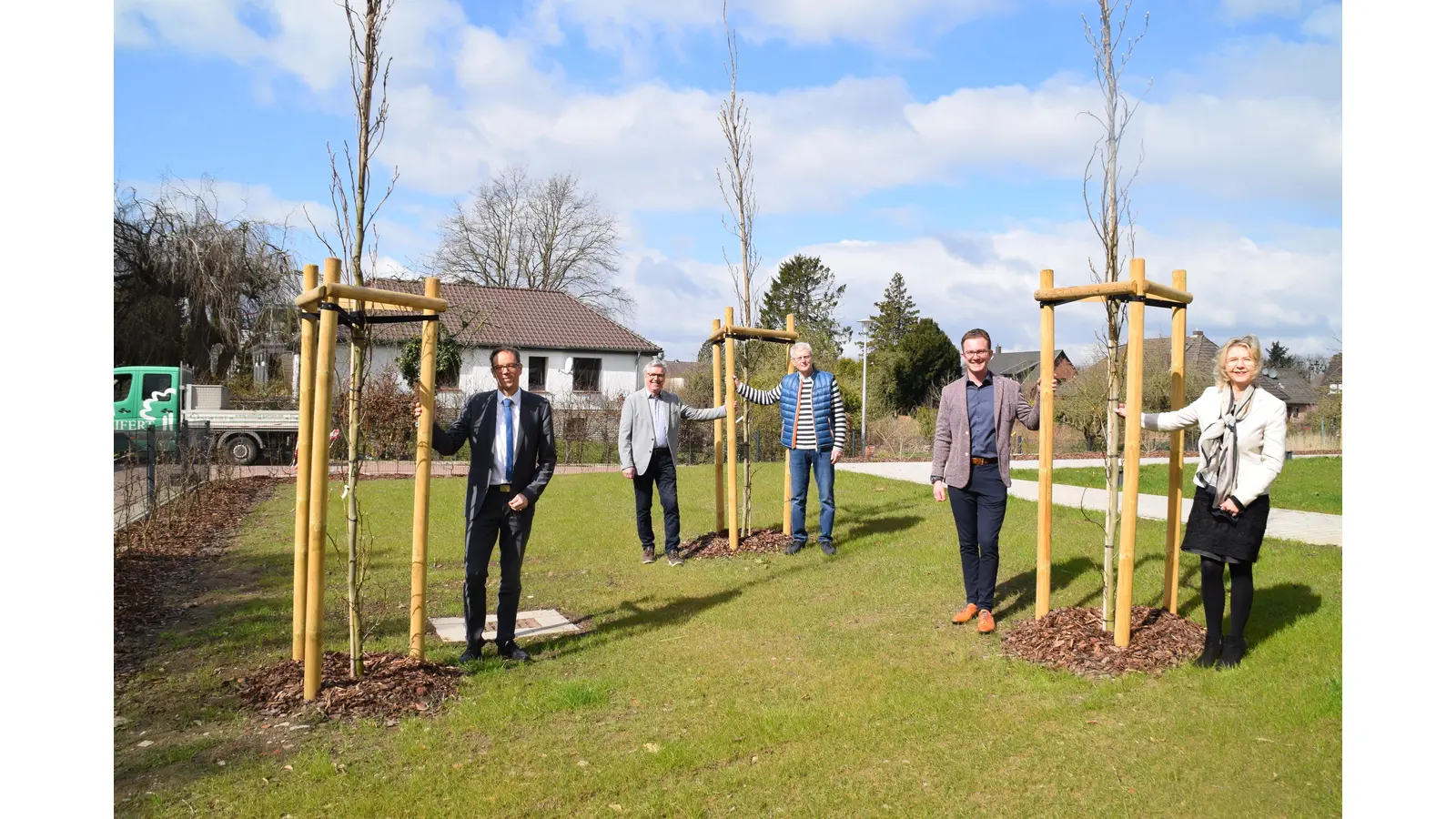 (v.l.n.r.): Markus Meyer, VB Hameln-Stadthagen, Axel Rinne, Bernd Hellmann, Bethel-Stiftung, Tobias Kranz, Gaby Hansel, VB-Stiftung „Wir”. (Foto: ab)