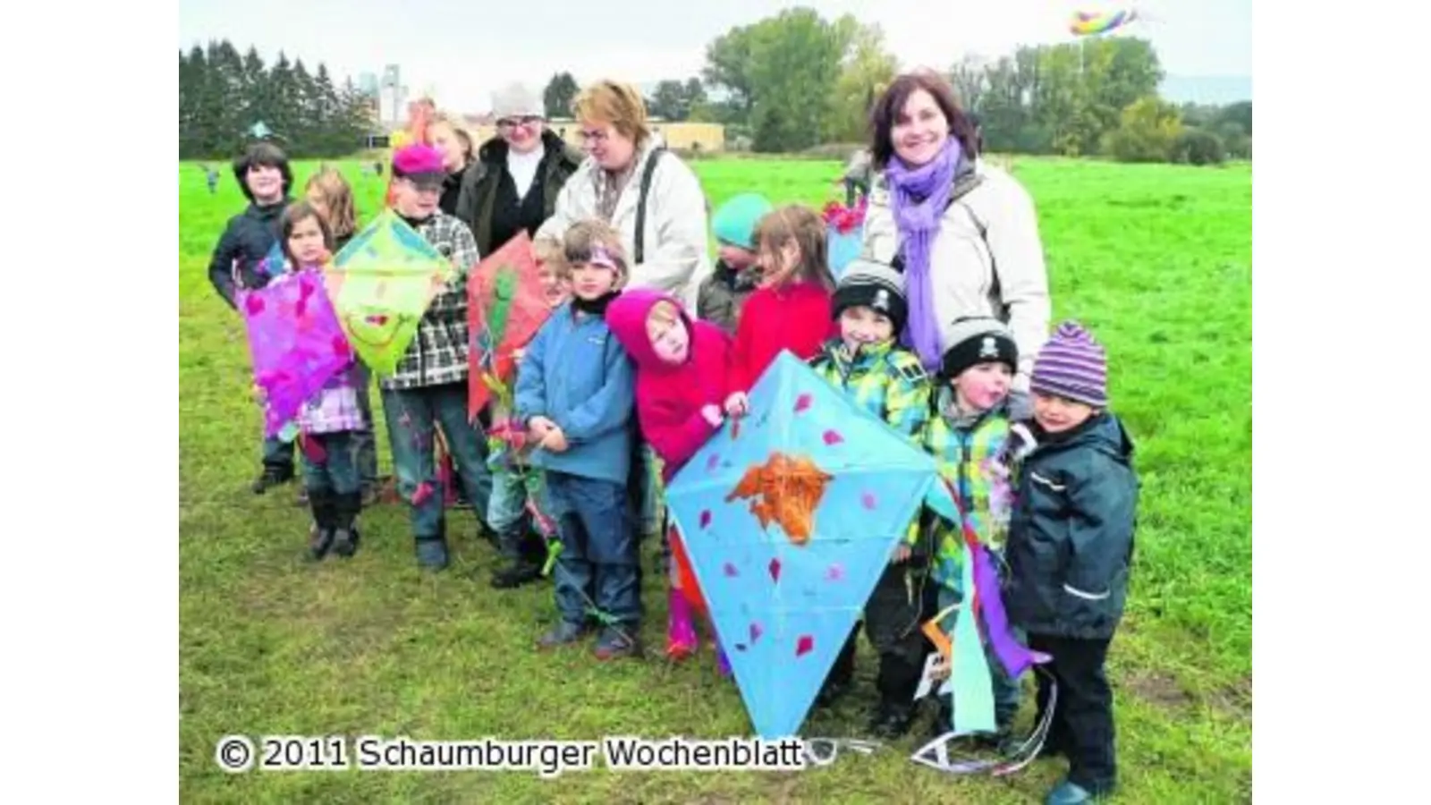 Nur Feuerwehrkinder basteln Drachen (Foto: al)