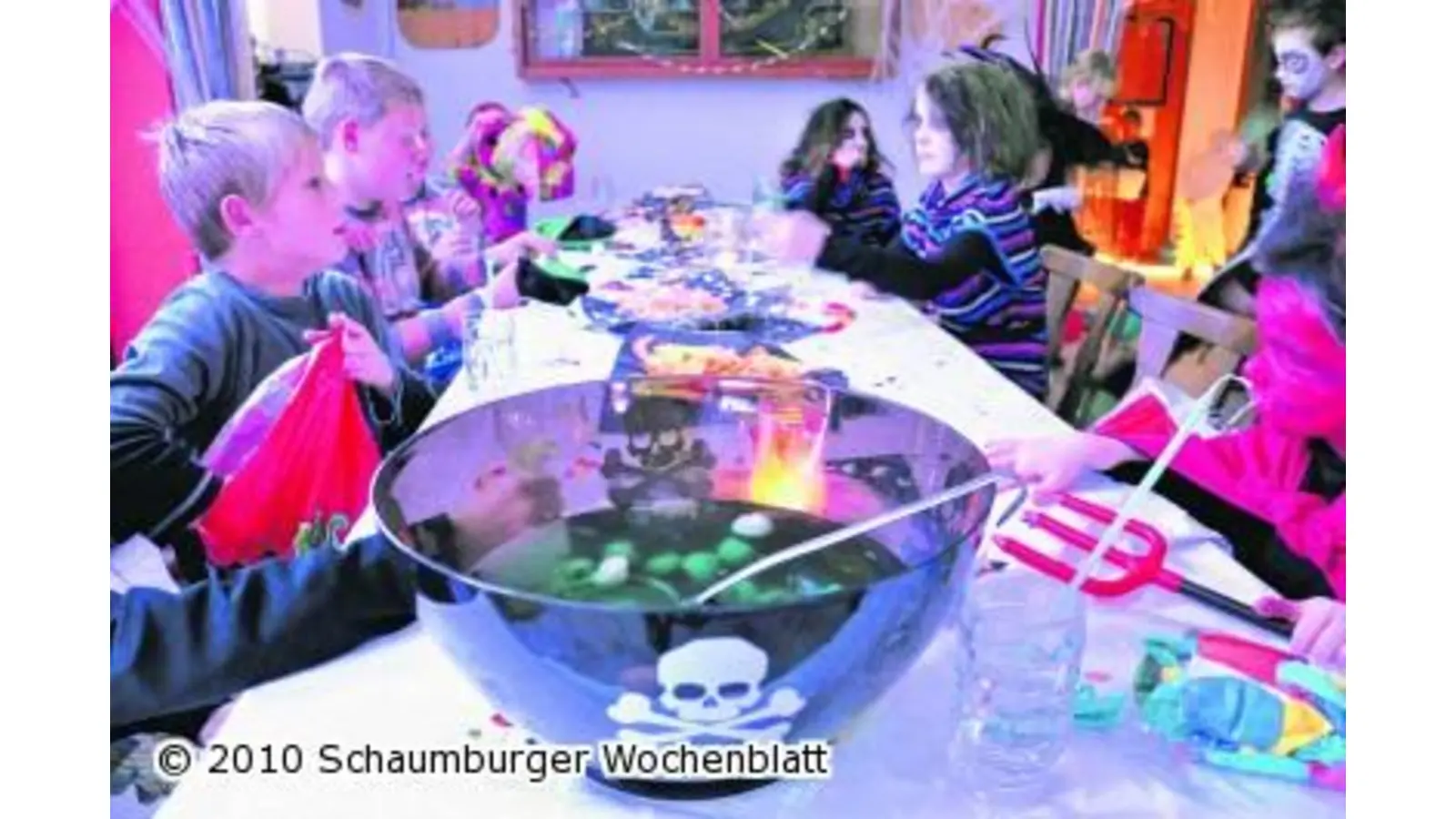 Wenn Hexen und Gespenster sich gemeinsam gruseln (Foto: nb)