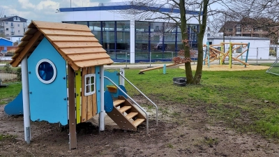 Der neue Spielplatz an der Landgrafentherme wird bald von Kindern erobert werden. (Foto: gk)