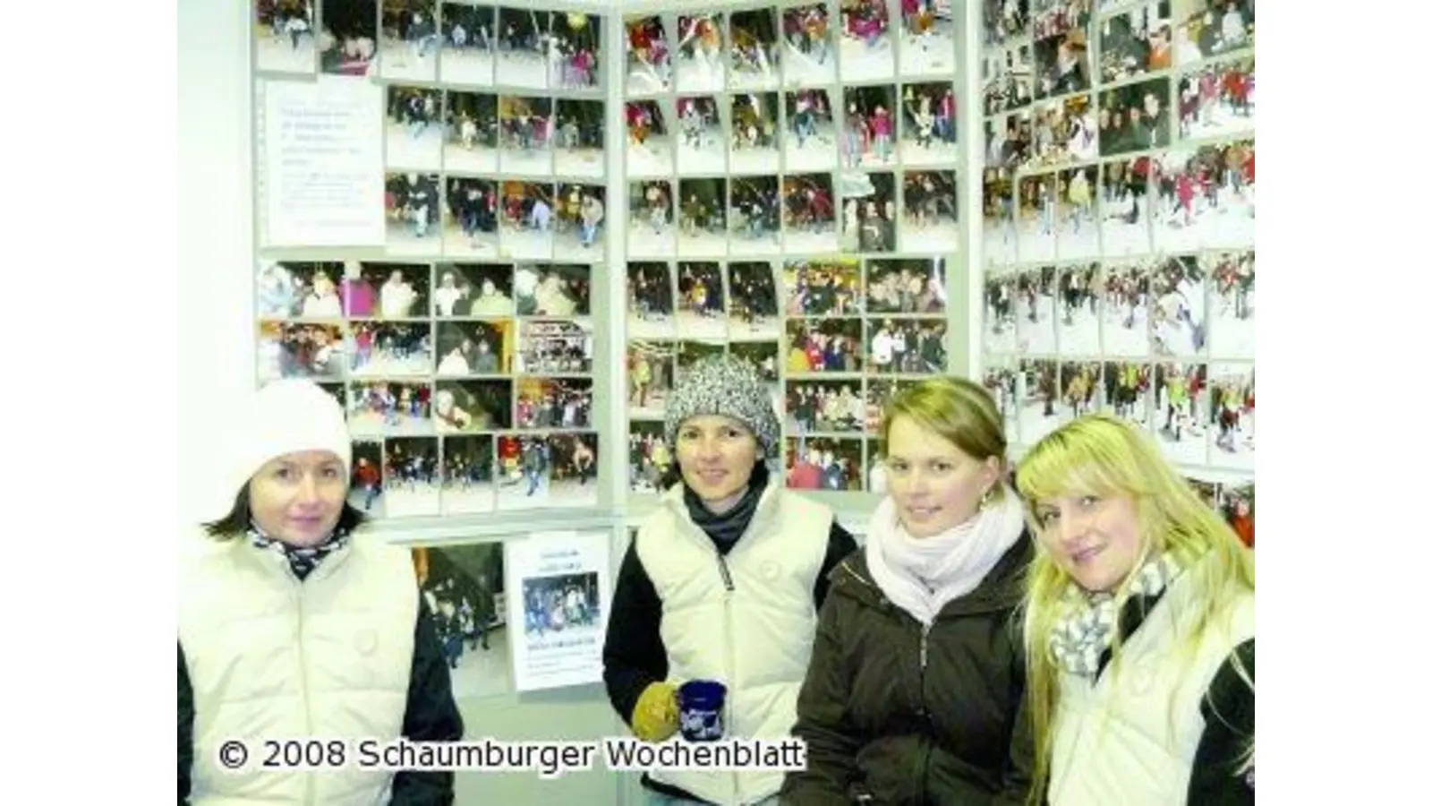 Ausstellung in Sparkasse (Foto: ih)