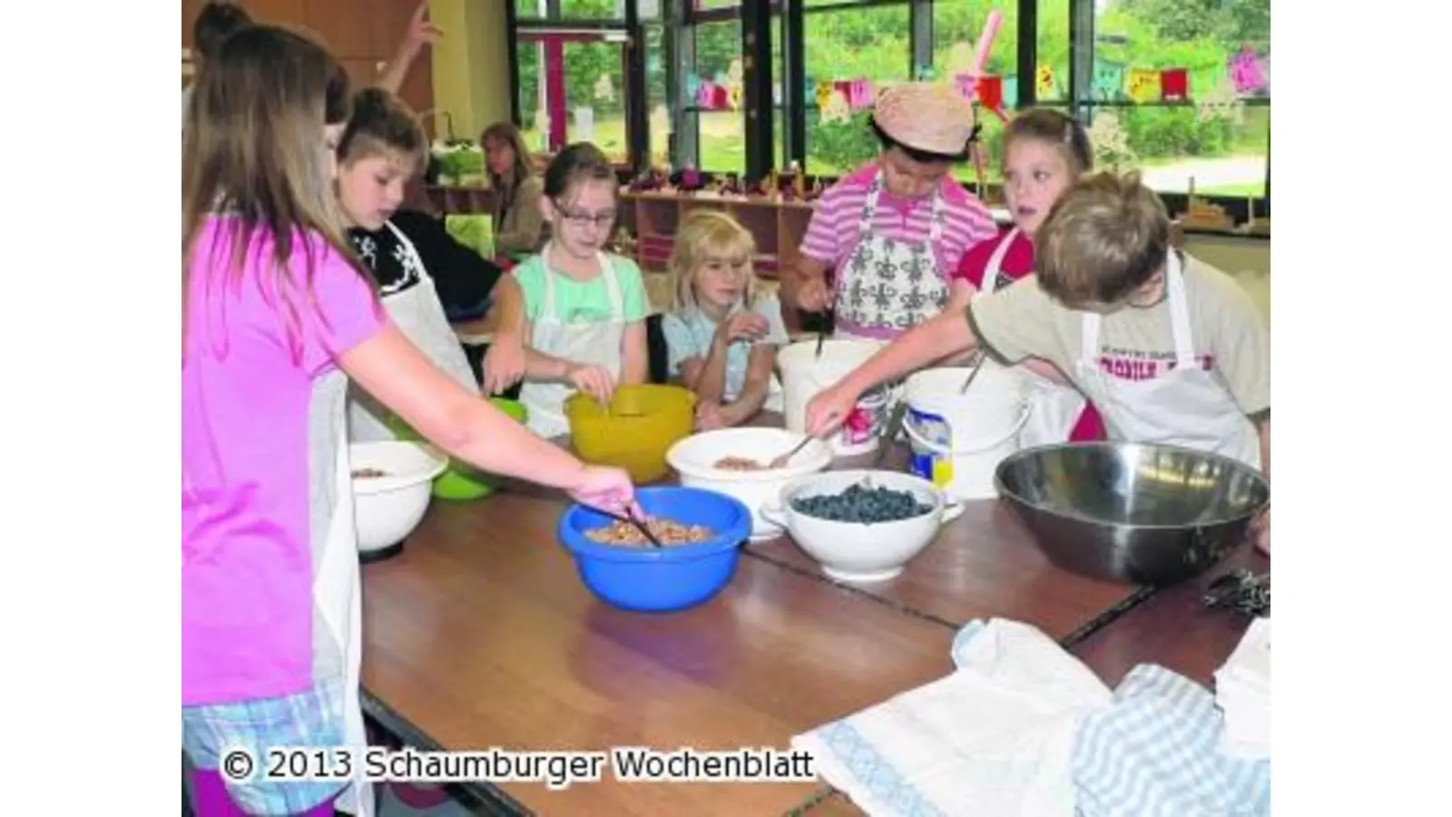 Kinder kochen für die ganze Schule (Foto: al)