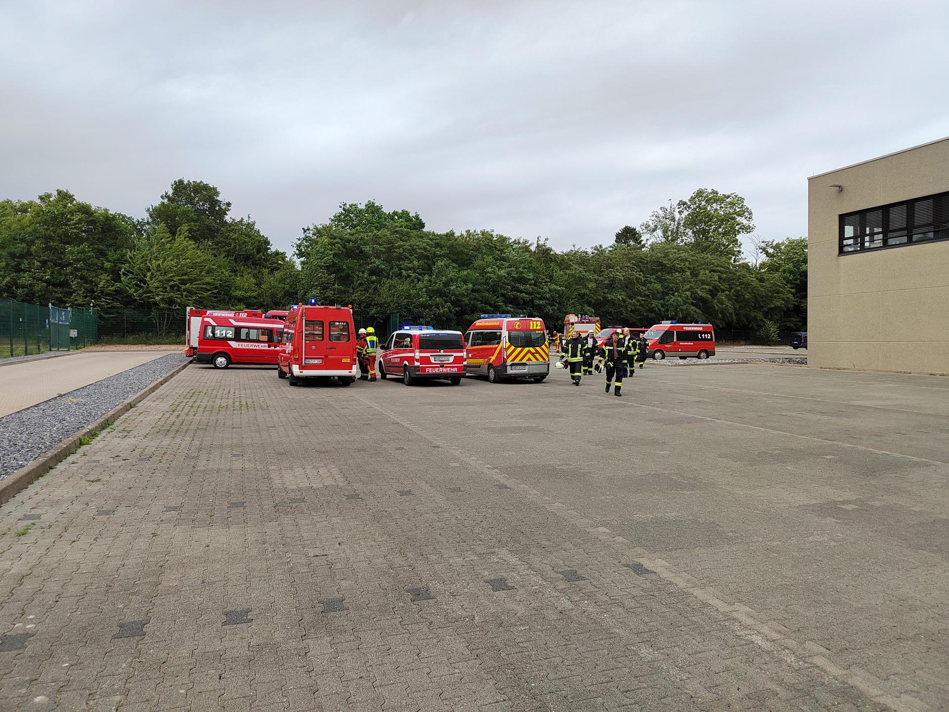 Die Einsatzkräfte bereiteten eine Not-Dekontamination vor. (Foto:  privat)