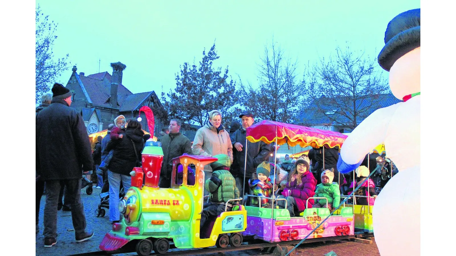 Drei Schauplätze beim Weihnachtsmarkt (Foto: red)