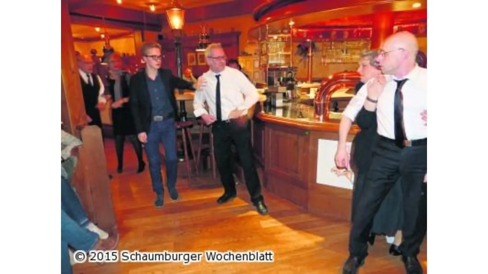 Sogar eine Prügelei vor dem Tresen (Foto: al)