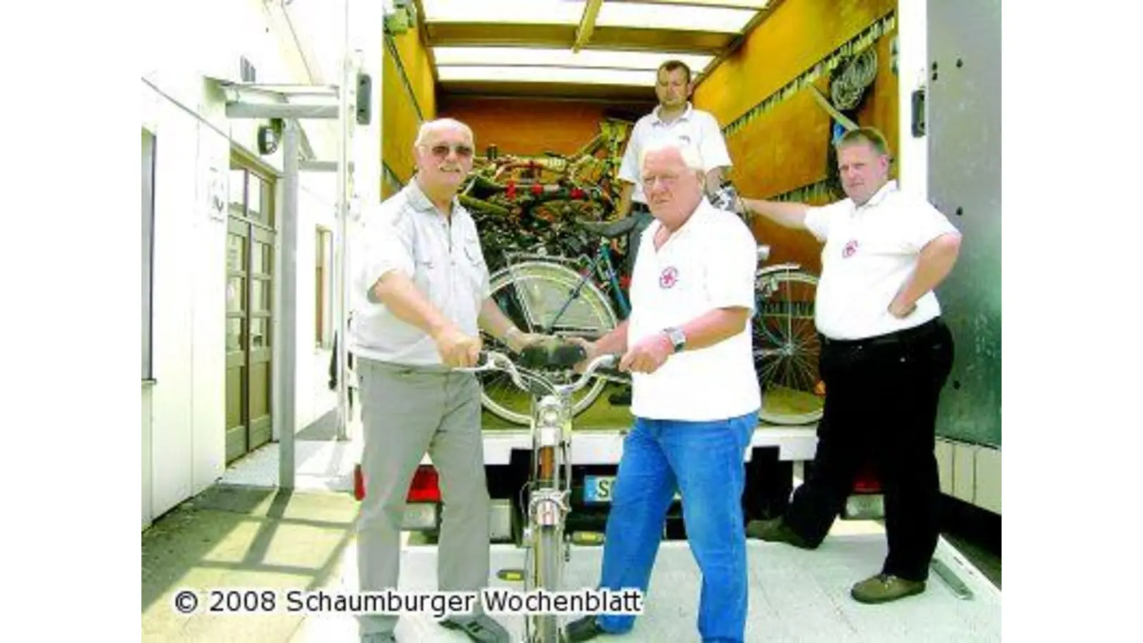 Fahrradaktion für Grenzdurchgangslager (Foto: ste)