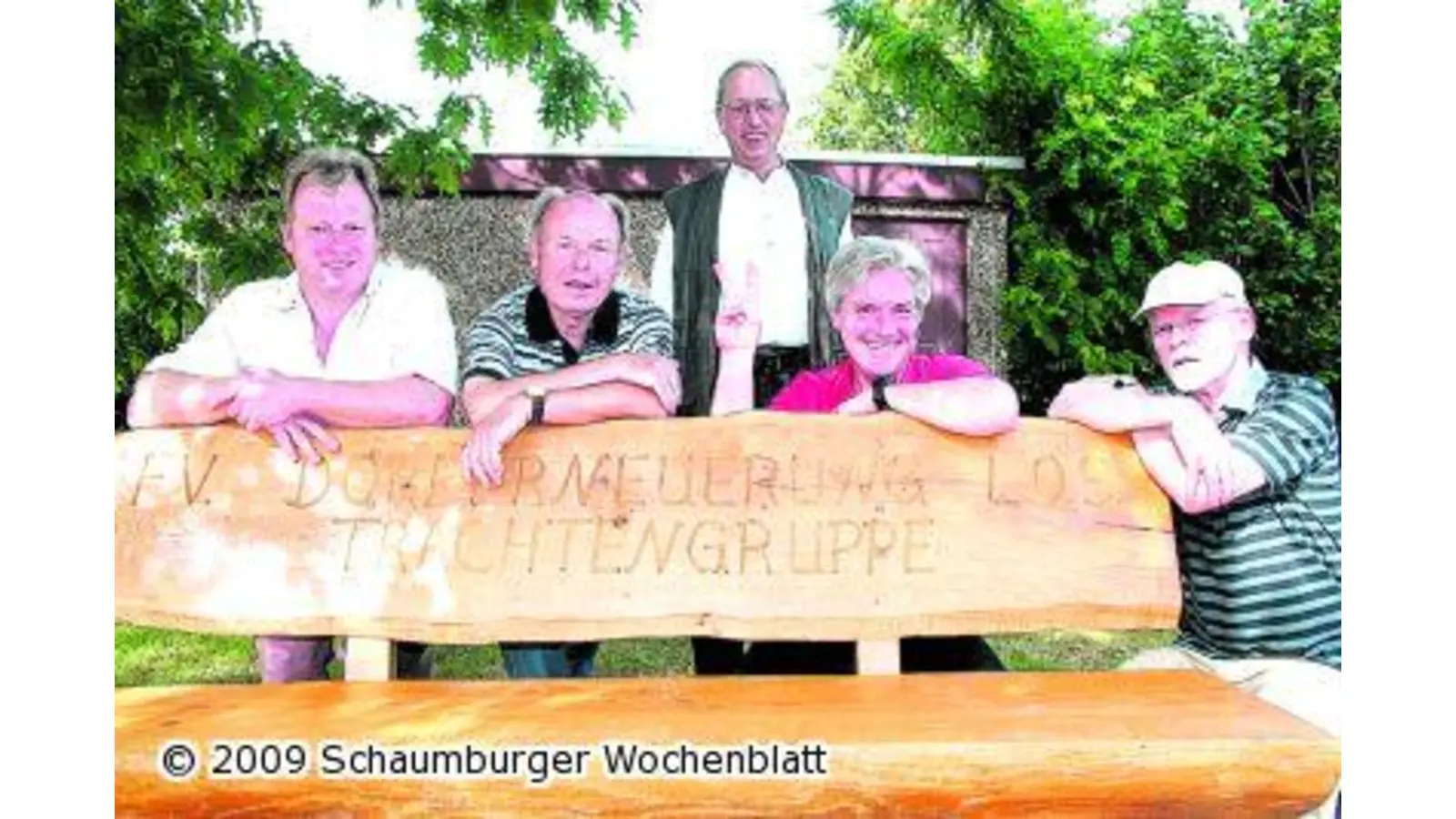 Sitzen unterm Ahornbaum (Foto: mk)