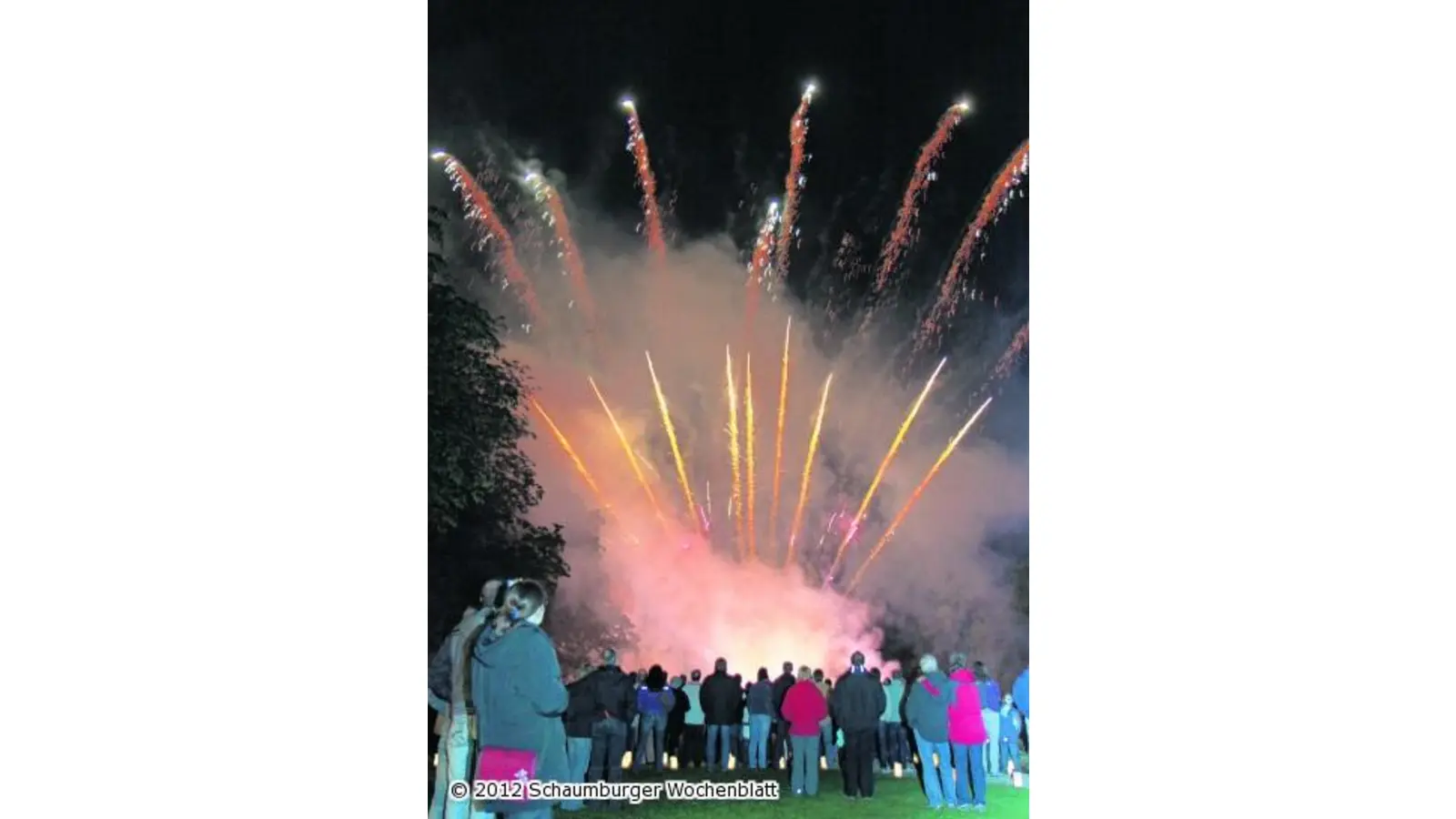 Hunderte genießen Atmosphäre beim Lichterfest (Foto: bb)