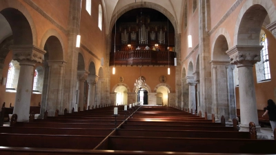 Ein Ort mit viel Geschichte: Die Stiftskirche in Wunstorf. (Foto: tau)