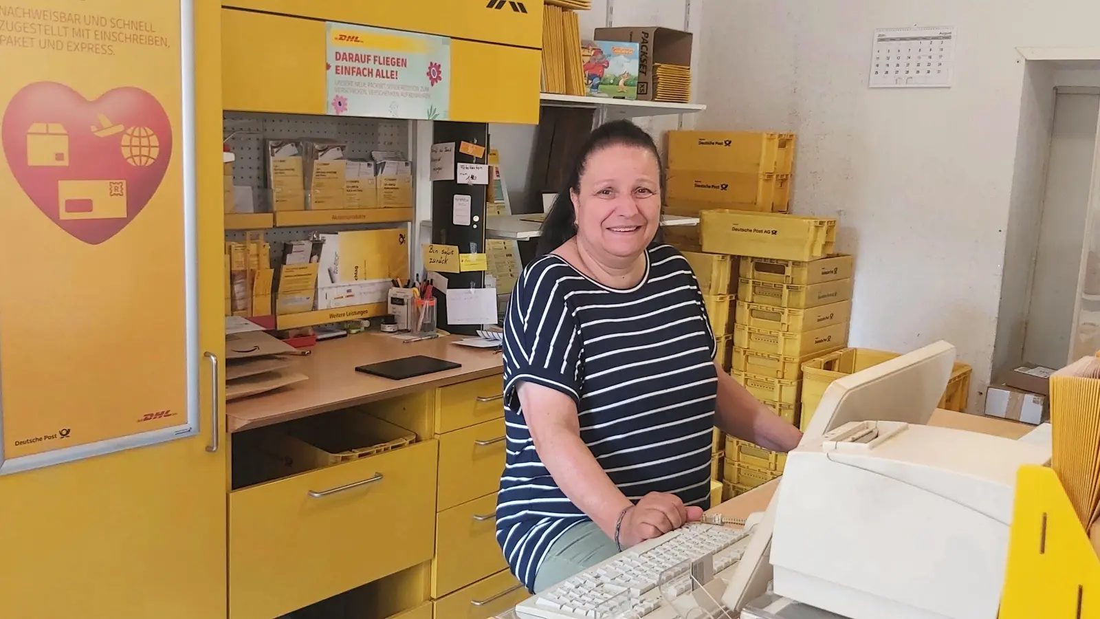 Christine Wiese führt seit 23 Jahren die Postfiliale im Flecken Lauenau. (Foto: gk)