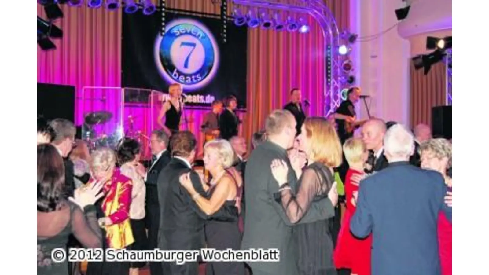 Die Tanzfläche wird sofort gestürmt (Foto: hb)