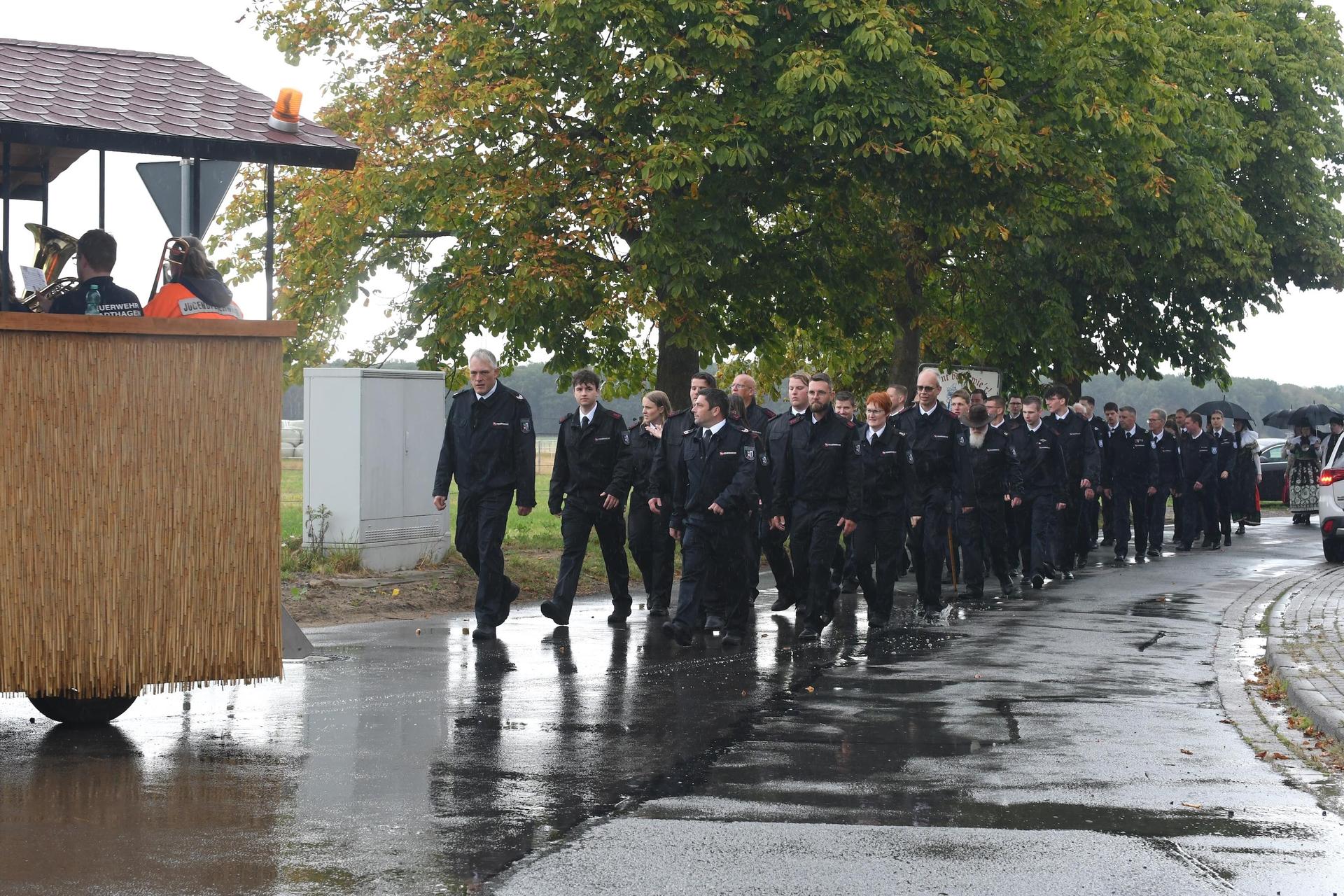100 Jahre Feuerwehr Lindhorst. (Foto: NADINE DRESSLER)