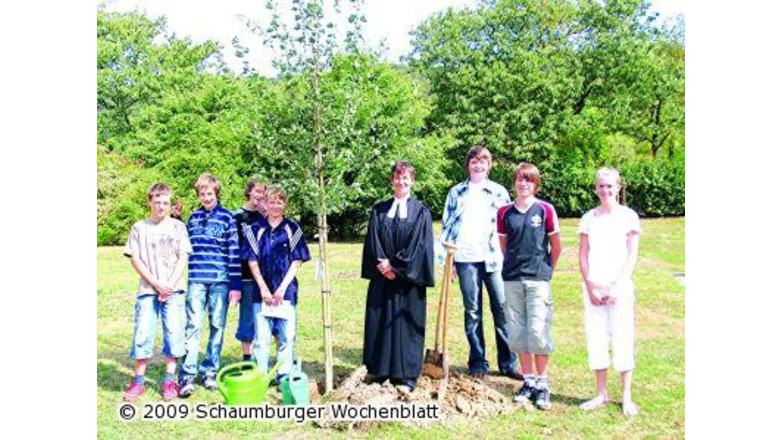 Freiluftgottesdienst auf altem Friedhof (Foto: ste)
