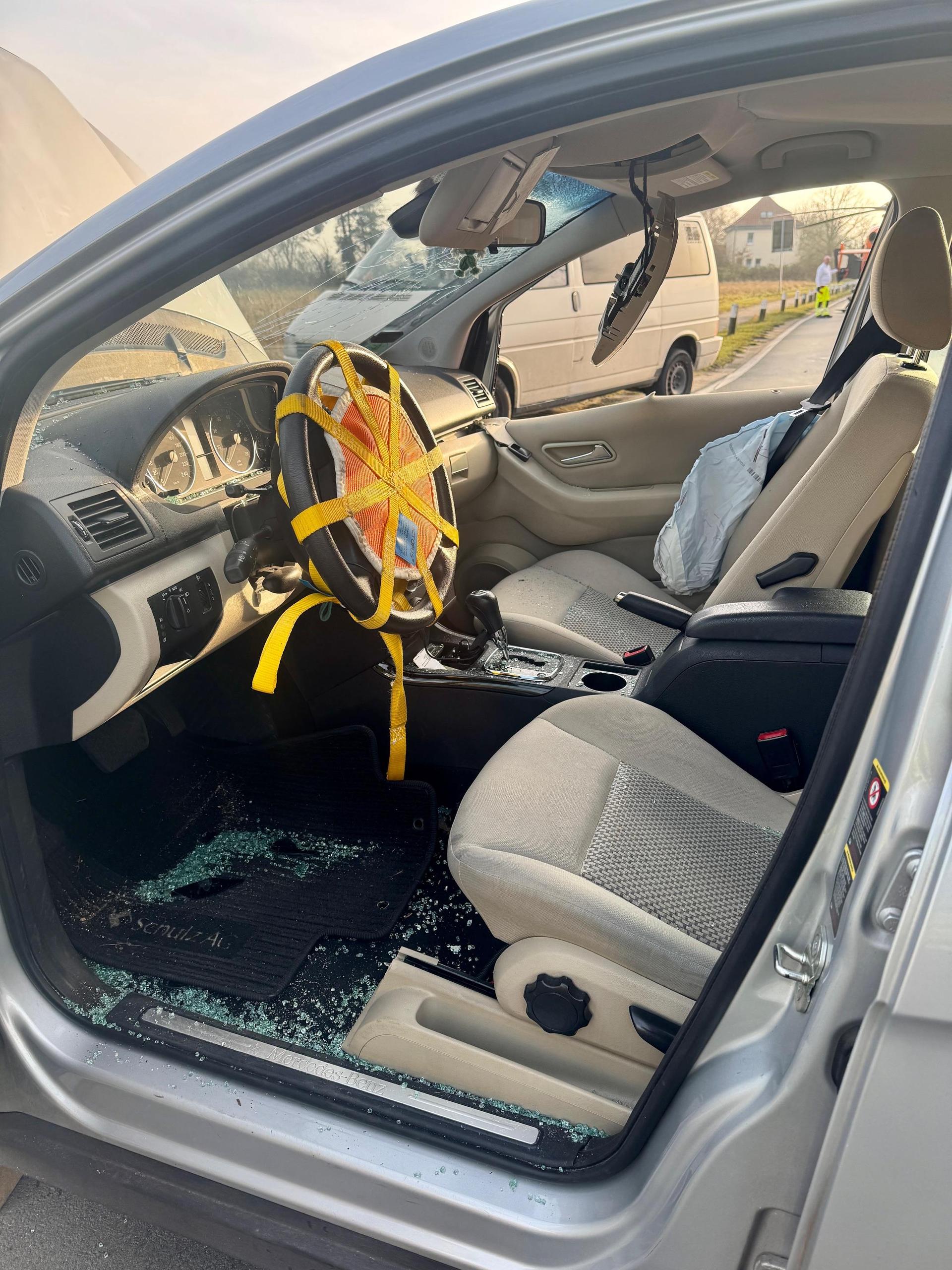 Gegen Auslösen gesichert: Der Airbag des Fahrzeugs. (Foto: Feuerwehr)