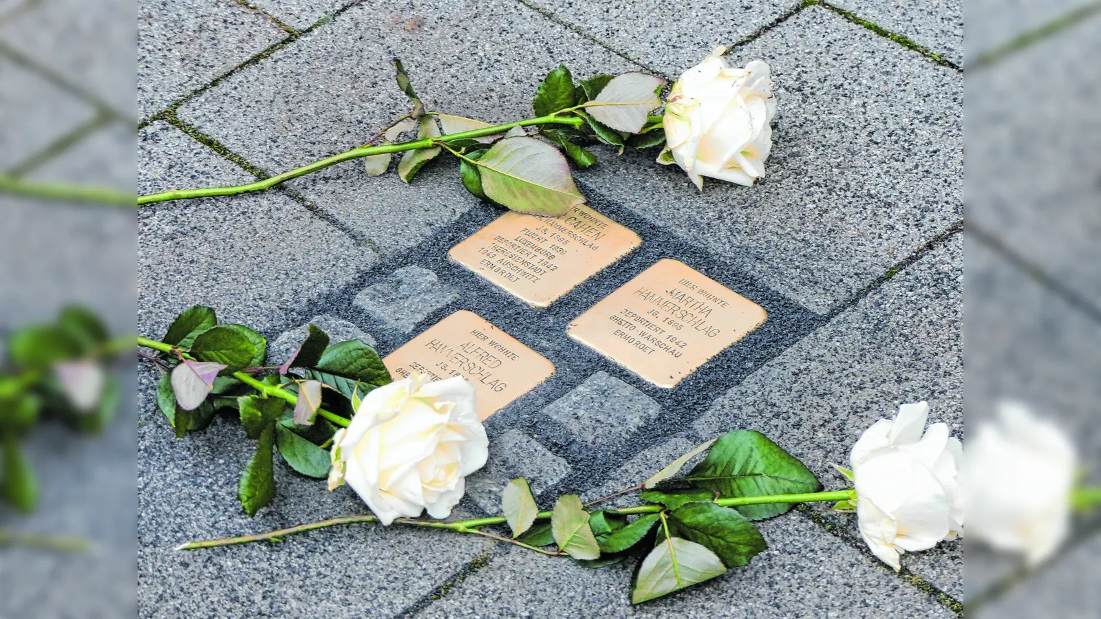 Vier neue Stolpersteine sollen nun in den Bürgersteig in Lauenau (Foto: red)