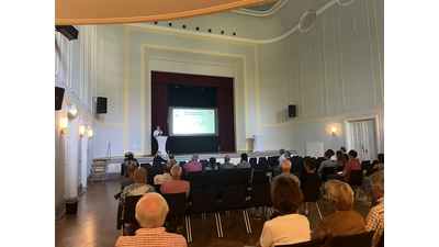 Tobias Timm von Target stellt die ersten Ergebnisse für die kommunale Wärmeplanung vor. (Foto: nd)