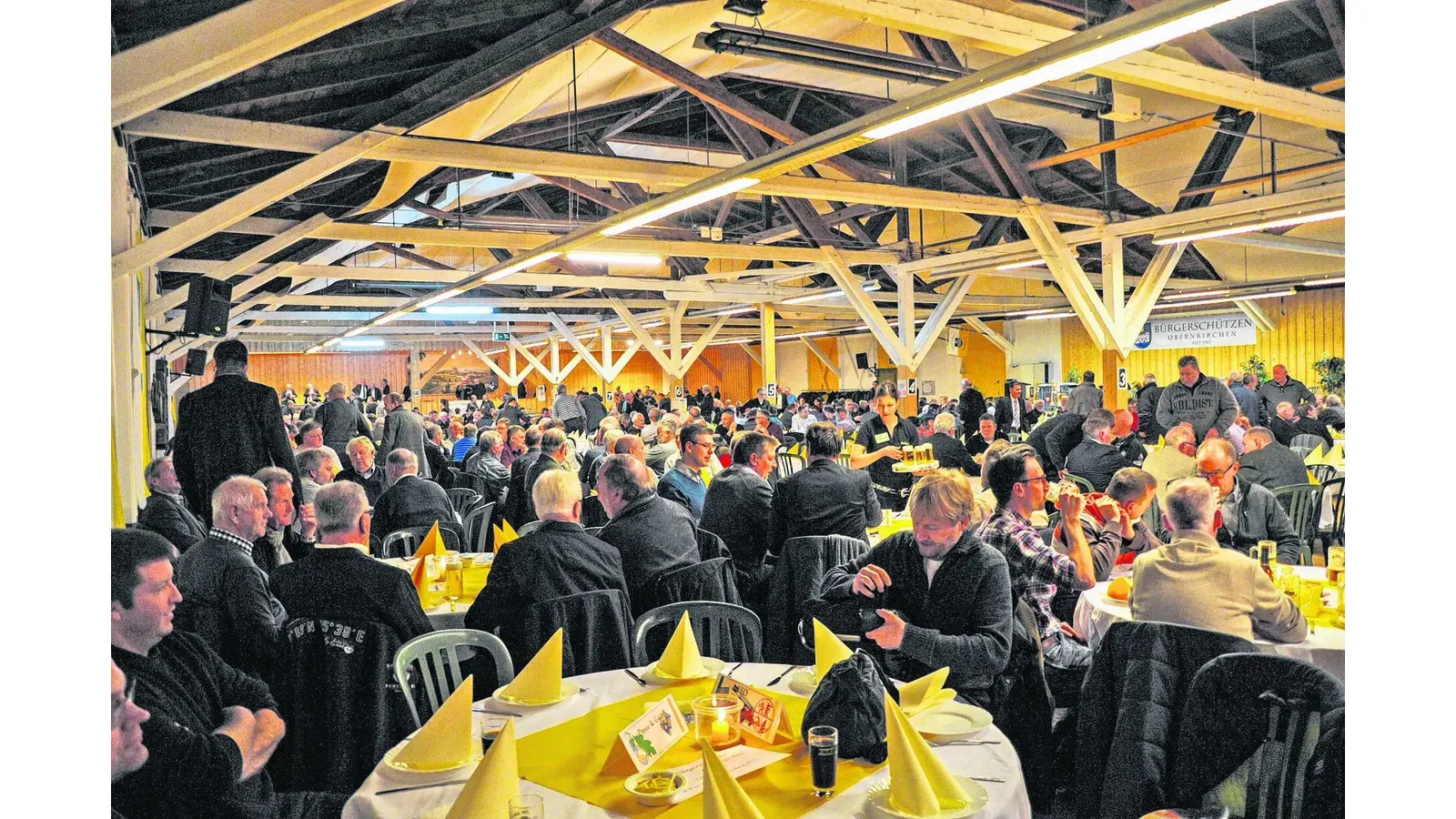 Rappelvolle Liethhalle beim beliebten Grünkohlessen (Foto: gr)