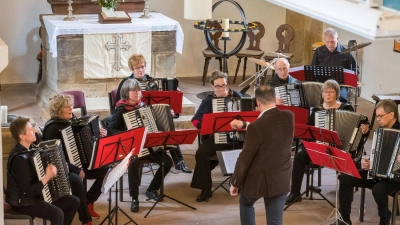 In der Stadtkirche: Das Akkordeon-Orchester Wedemark. (Foto: Marc Willer)