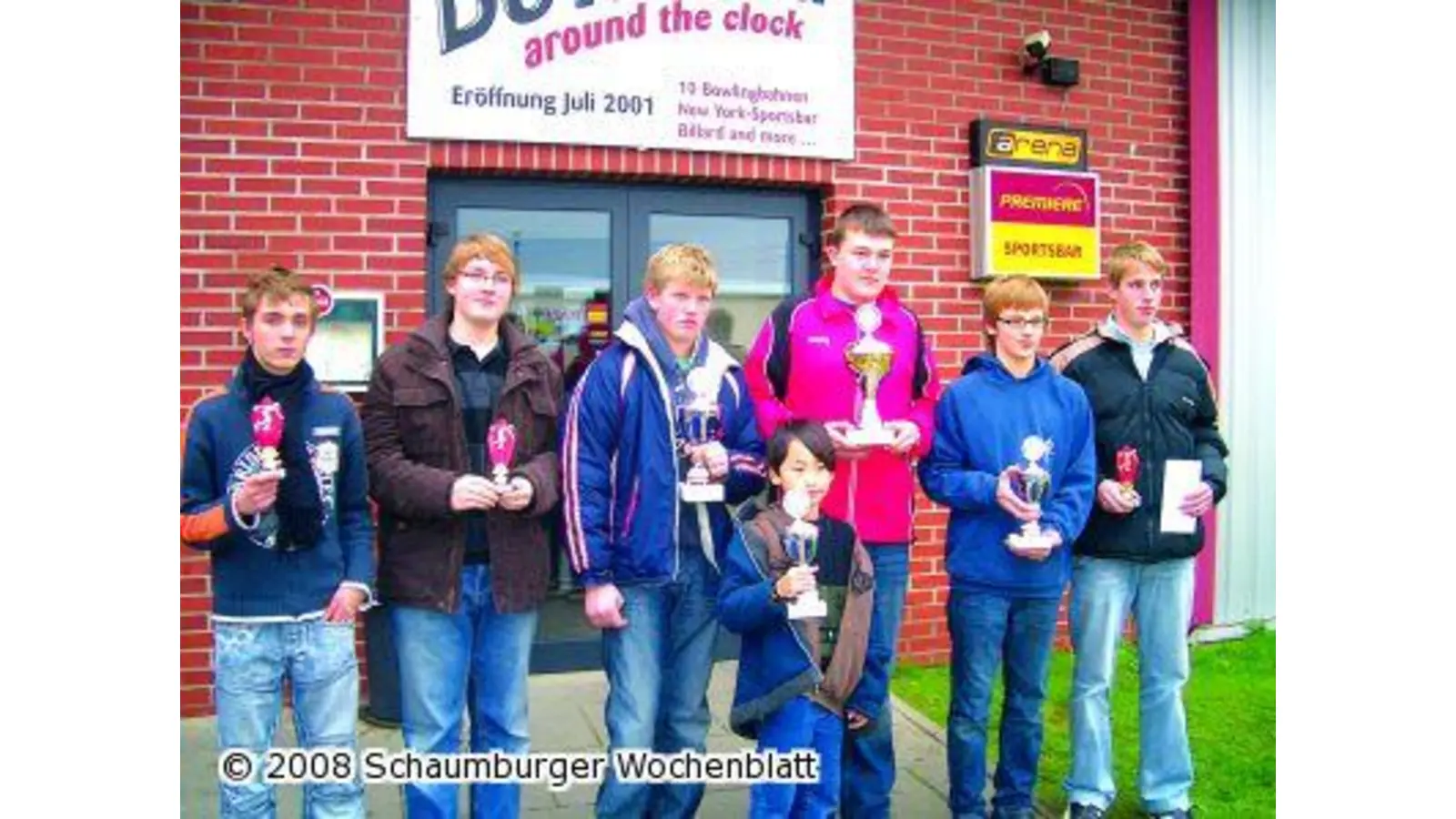 Auf den Parkplätzen sieht man nur noch die Farbe Rot (Foto: red)