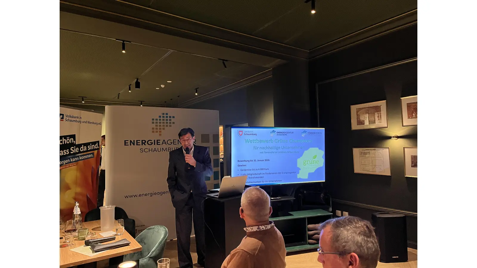 Lutz Gärtner, Projektmanager Klimaschutz in Unternehmen bei der Energieagentur, stellte den Wettbewerb „Grüne Champions” vor.  (Foto: nd)