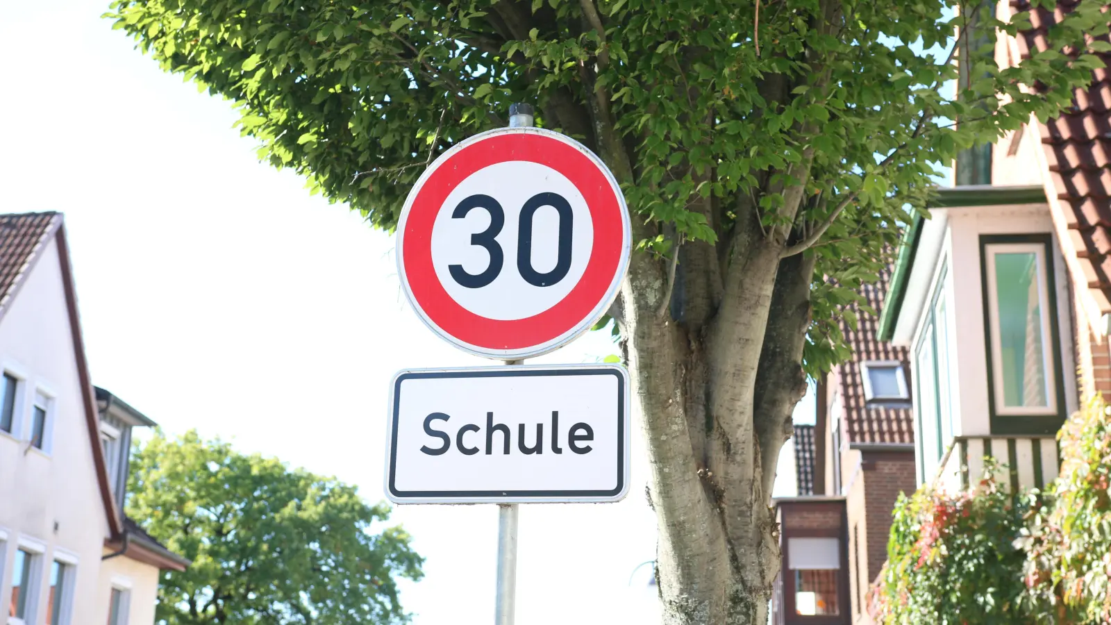 Raser machen vor Tempo-30-Zonen nicht halt. (Foto: bb)