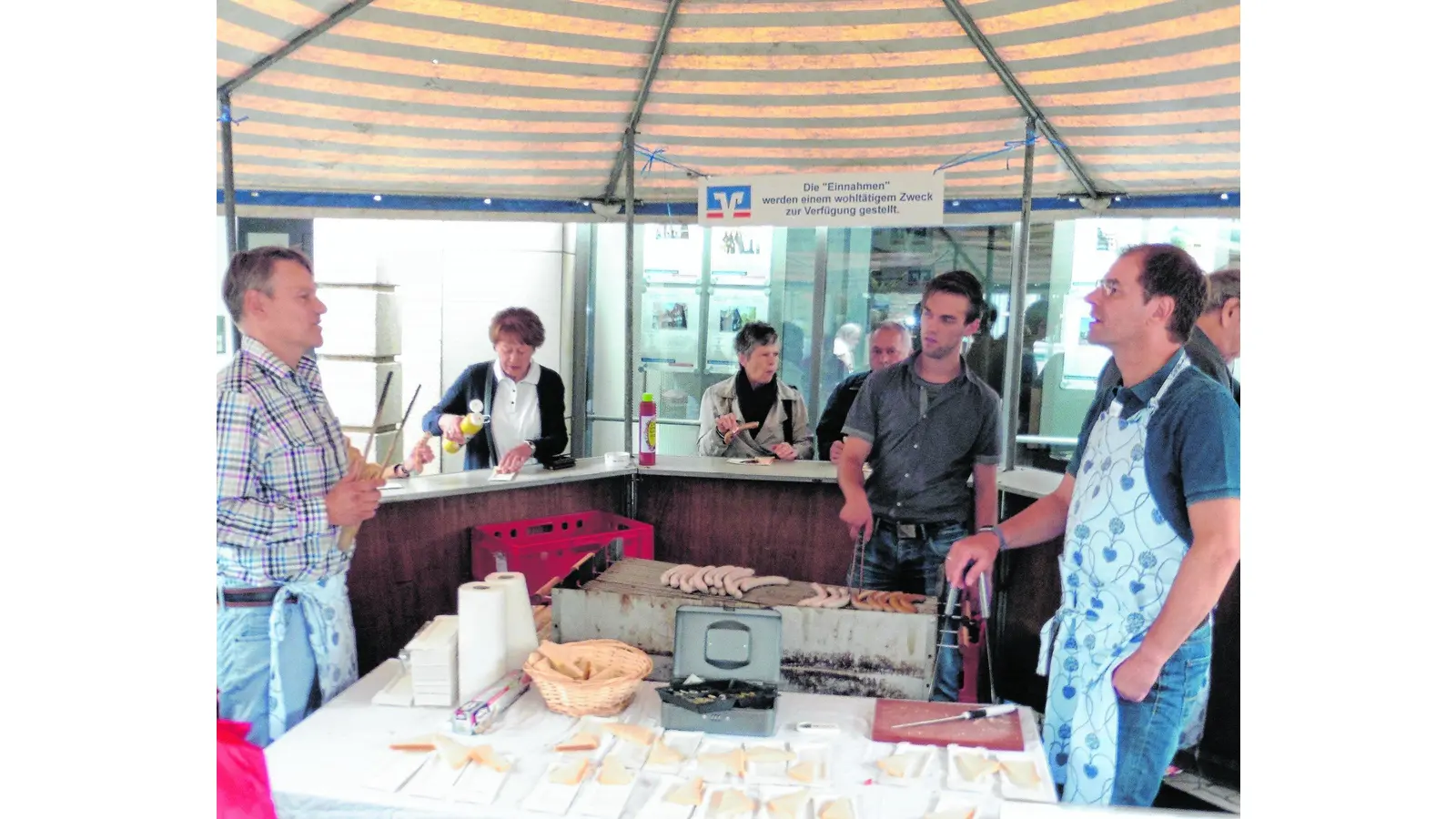 Grillen für den guten Zweck (Foto: ds)
