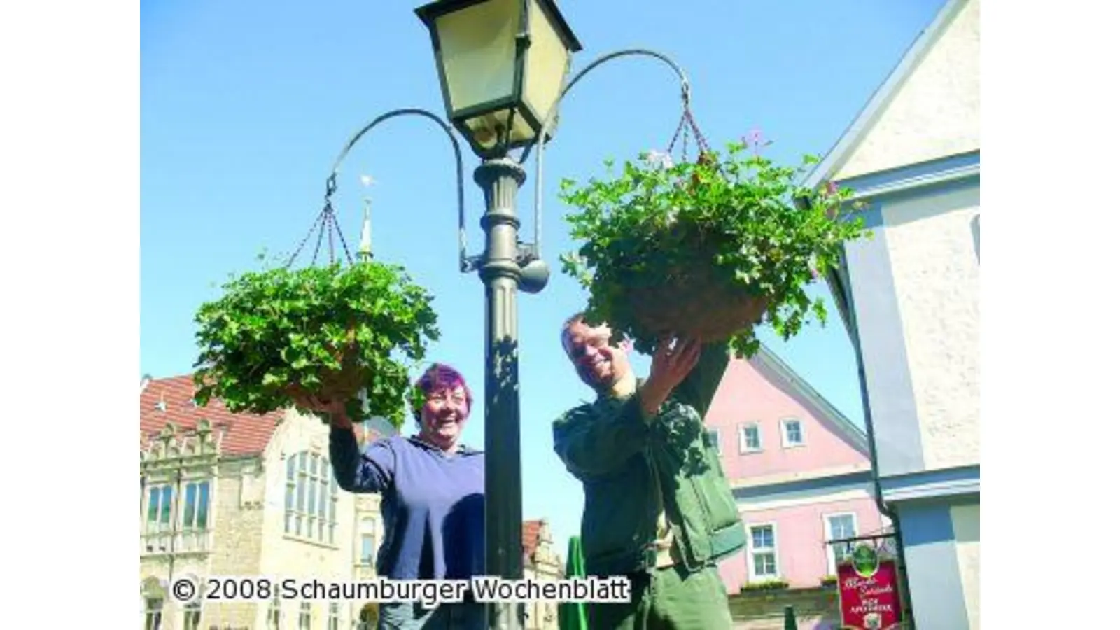 Hanging Baskets verschönern Innenstadt (Foto: hb)