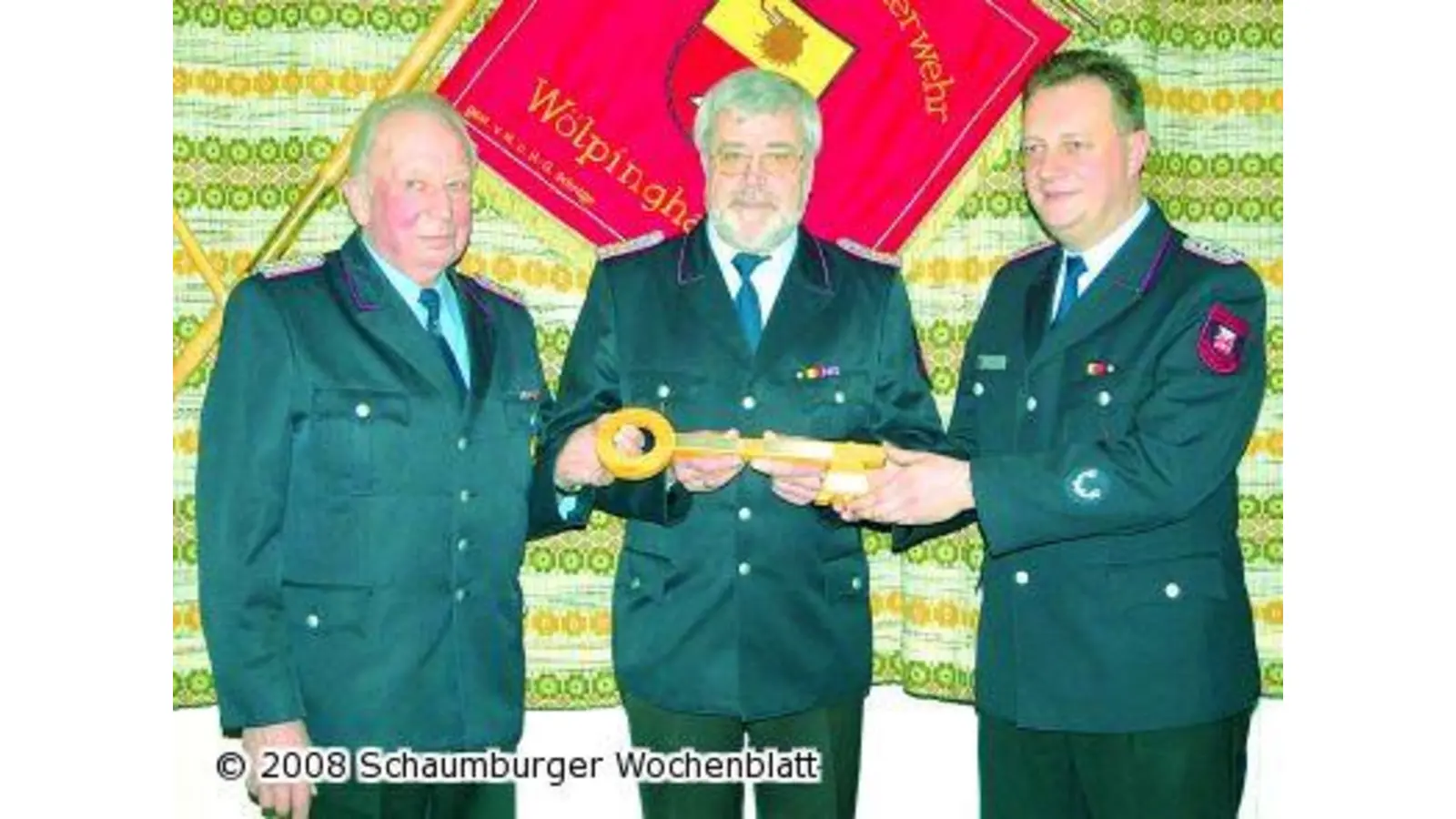 Ralf Herrmann zum Brandmeister befördert (Foto: wtz)
