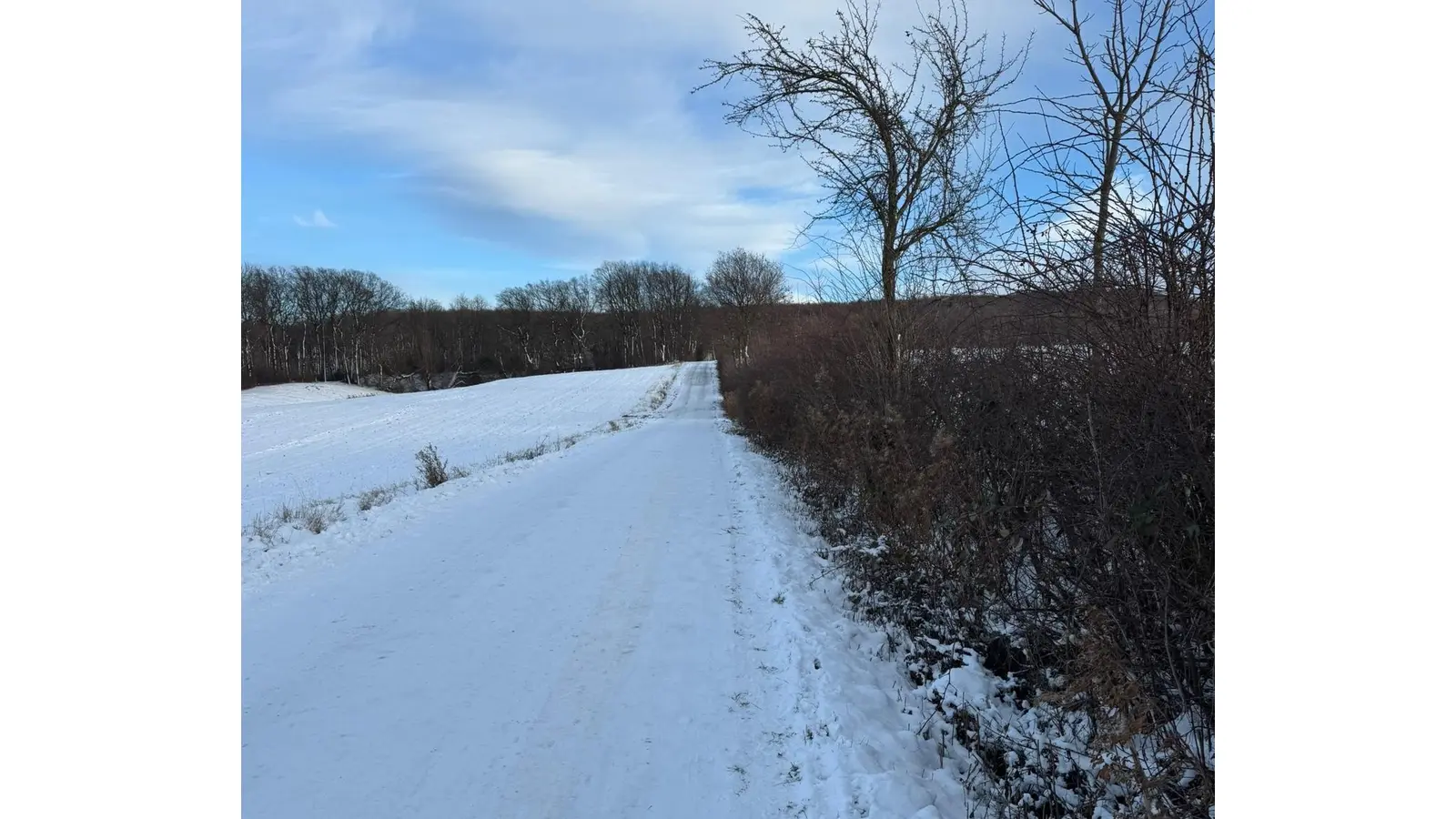 Die Zufahrt zum Deisterparkplatz in Rodenberg ist nicht ganz ungefährlich. (Foto: privat)