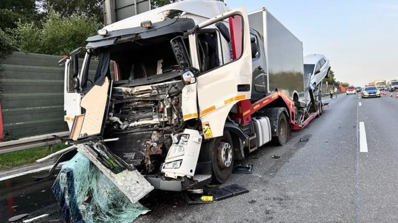 Auffahrunfall A2. (Foto: Feuerwehr)