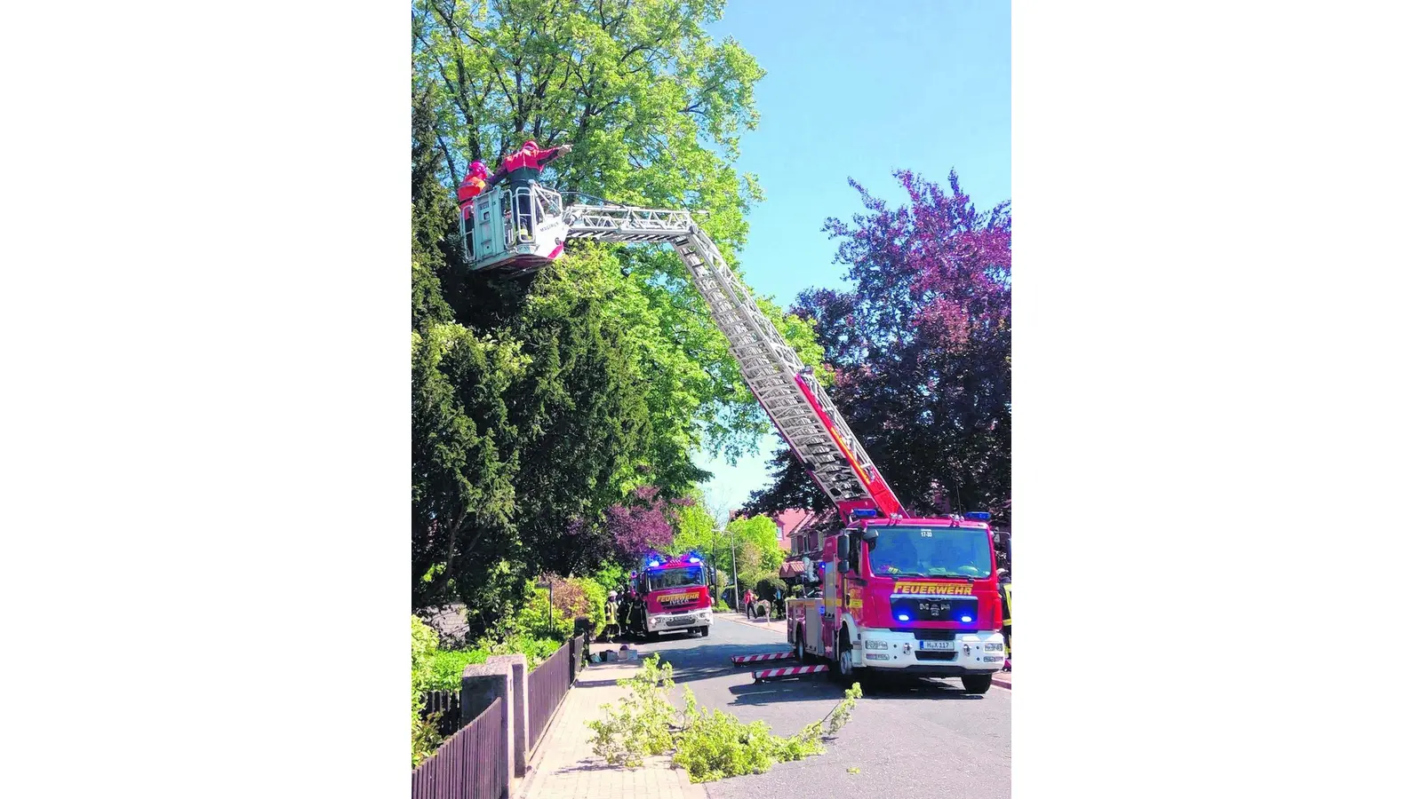 Feuerwehr hat viel zu tun (Foto: gi)