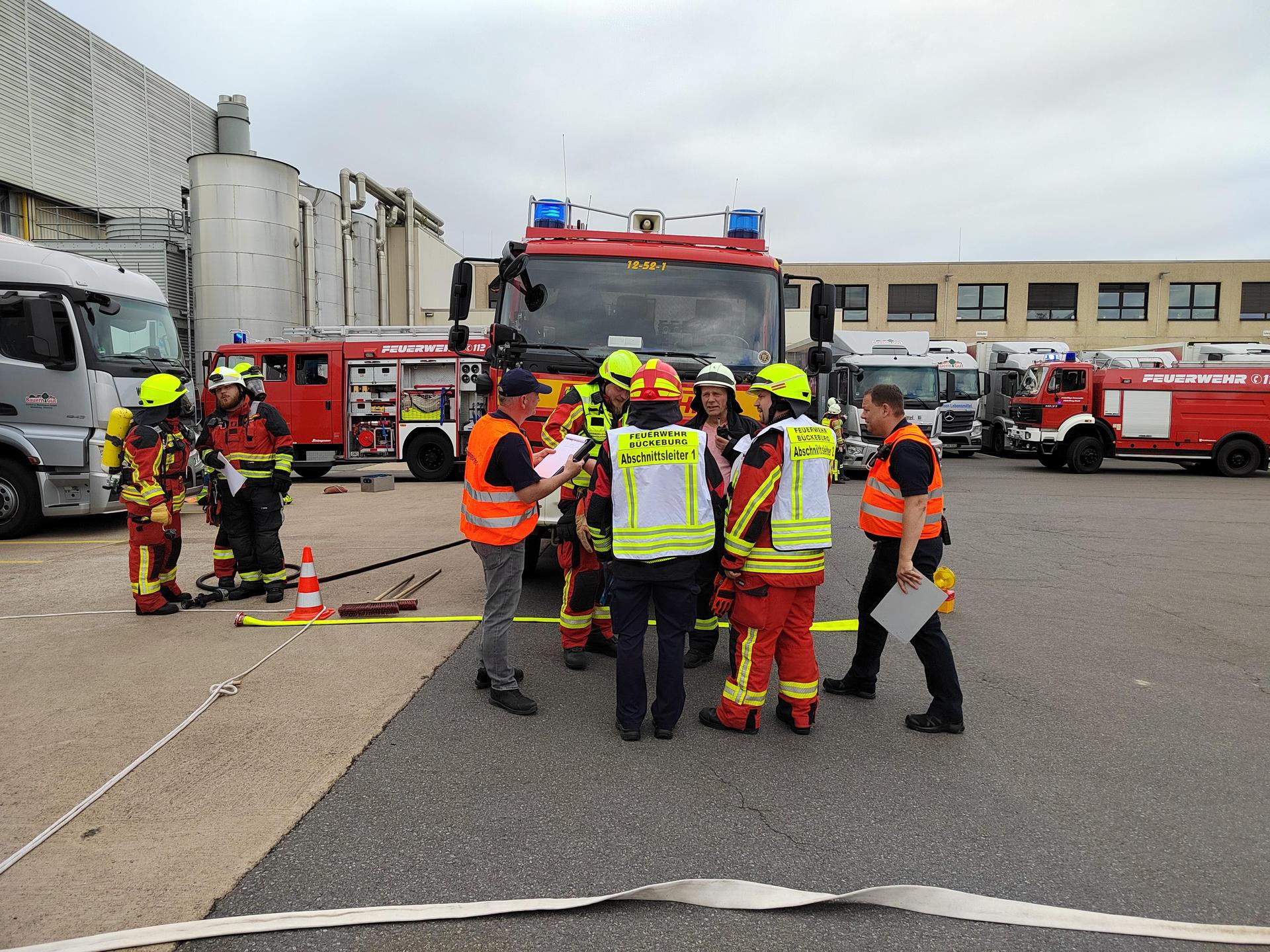 Nach über einer Stunde endete die Übung für die rund 90 ehrenamtlichen Einsatzkräfte. (Foto: privat)