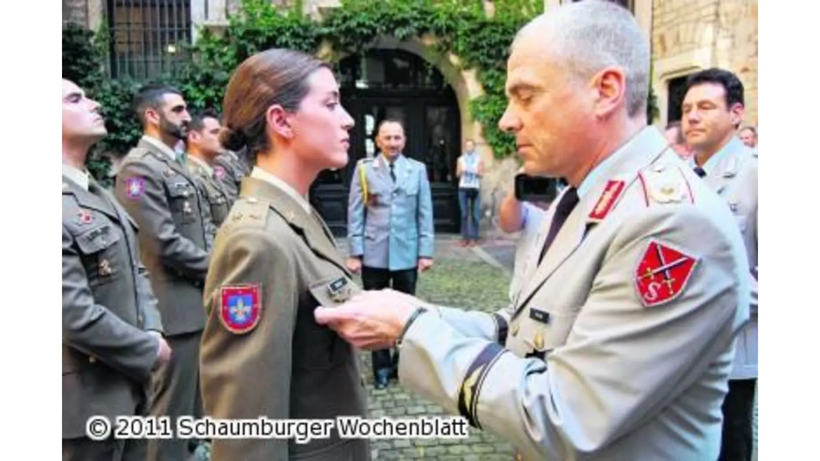 Piloten erhalten Militär-Fluglizenzen (Foto: red)