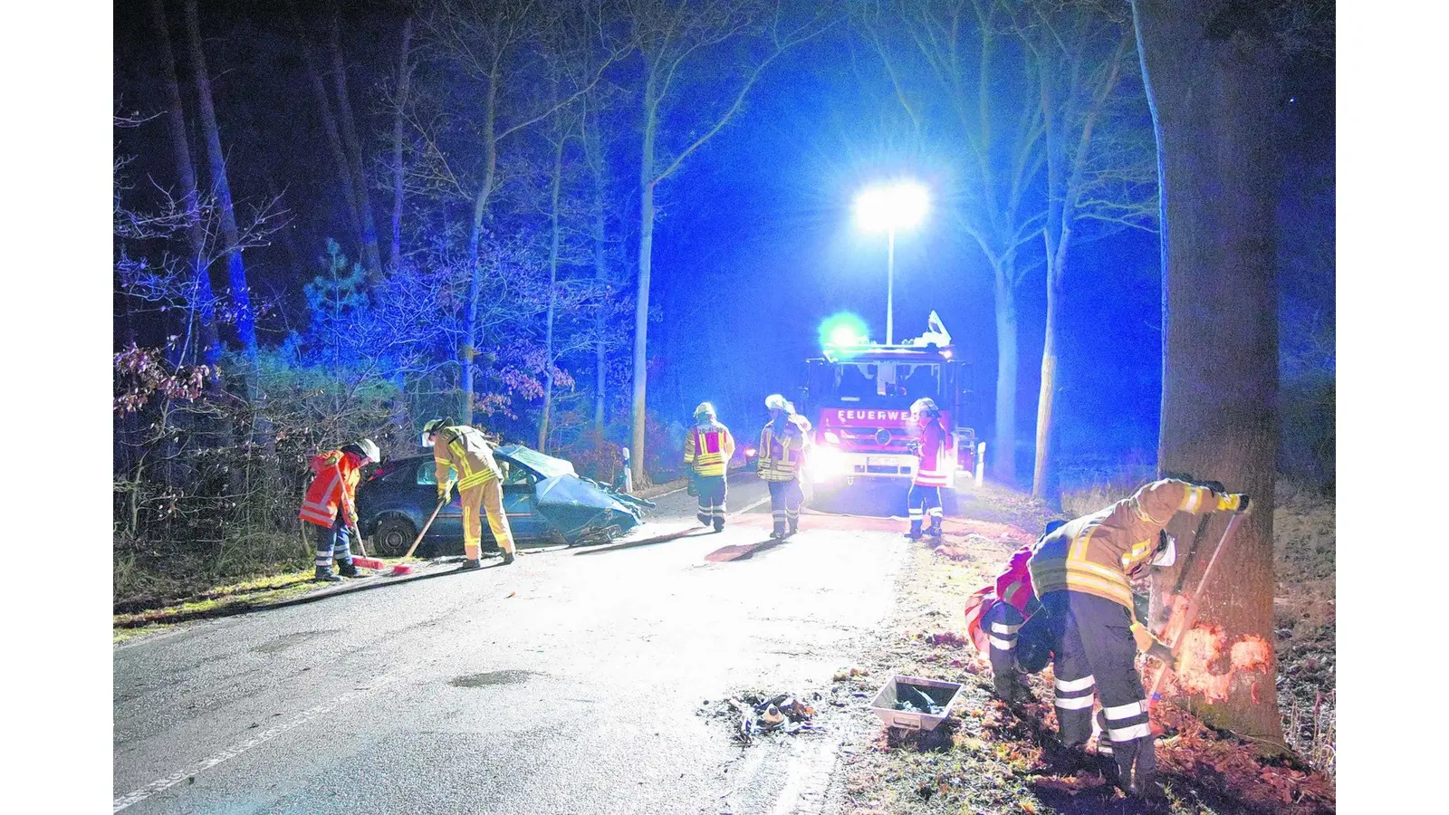 Verunglückte Person im Waldabschnitt (Foto: gr)