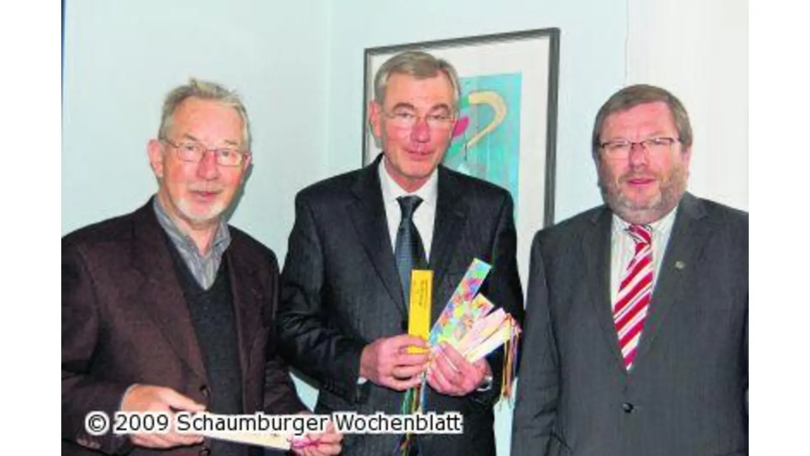 Jede Menge Informationen und Kaffee in goldenen Tüten (Foto: ste)