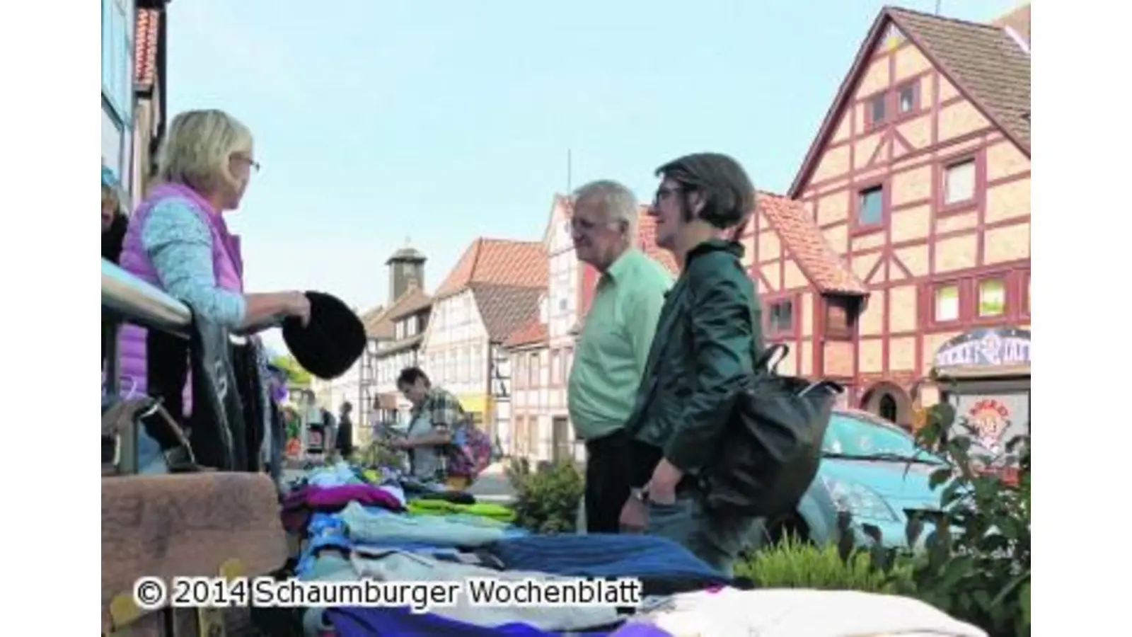 Rasen wird zum Marktplatz (Foto: al)