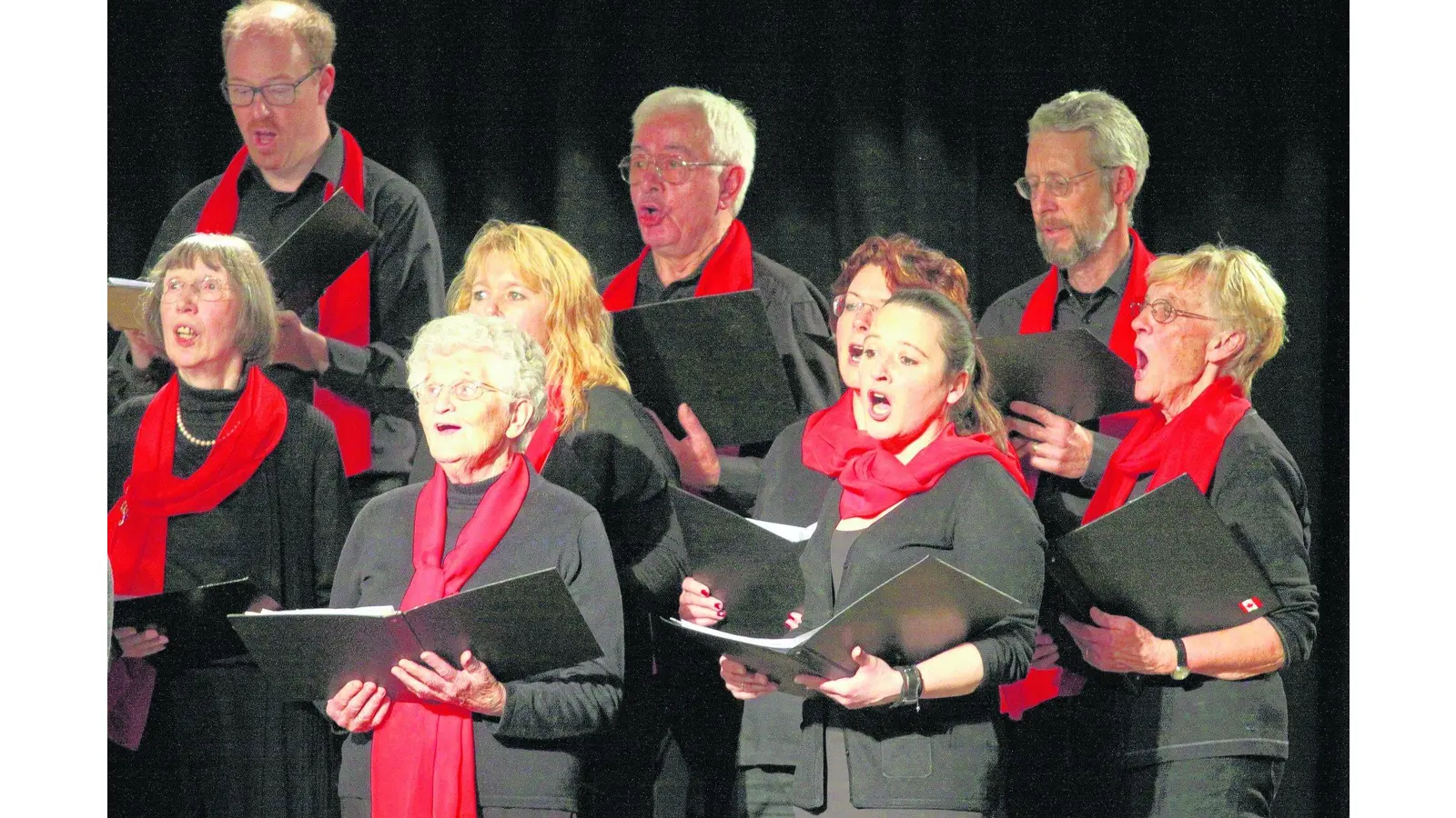 Im Festsaal erklingt Gottes Lob (Foto: gr)