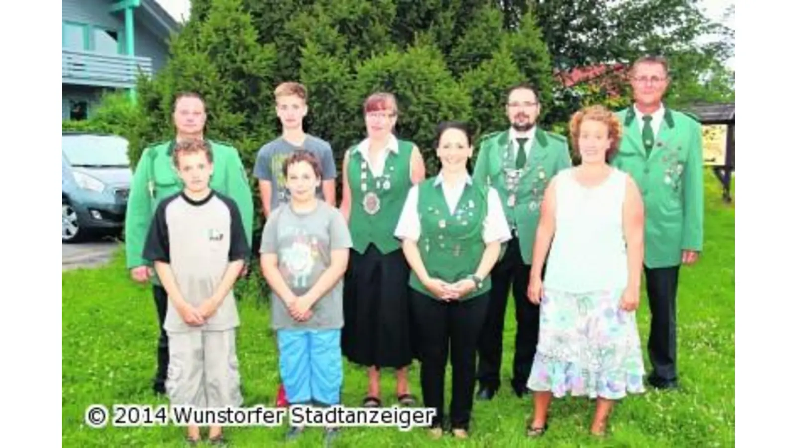 Die neuen Majestäten treten ihr Amt an (Foto: tau)